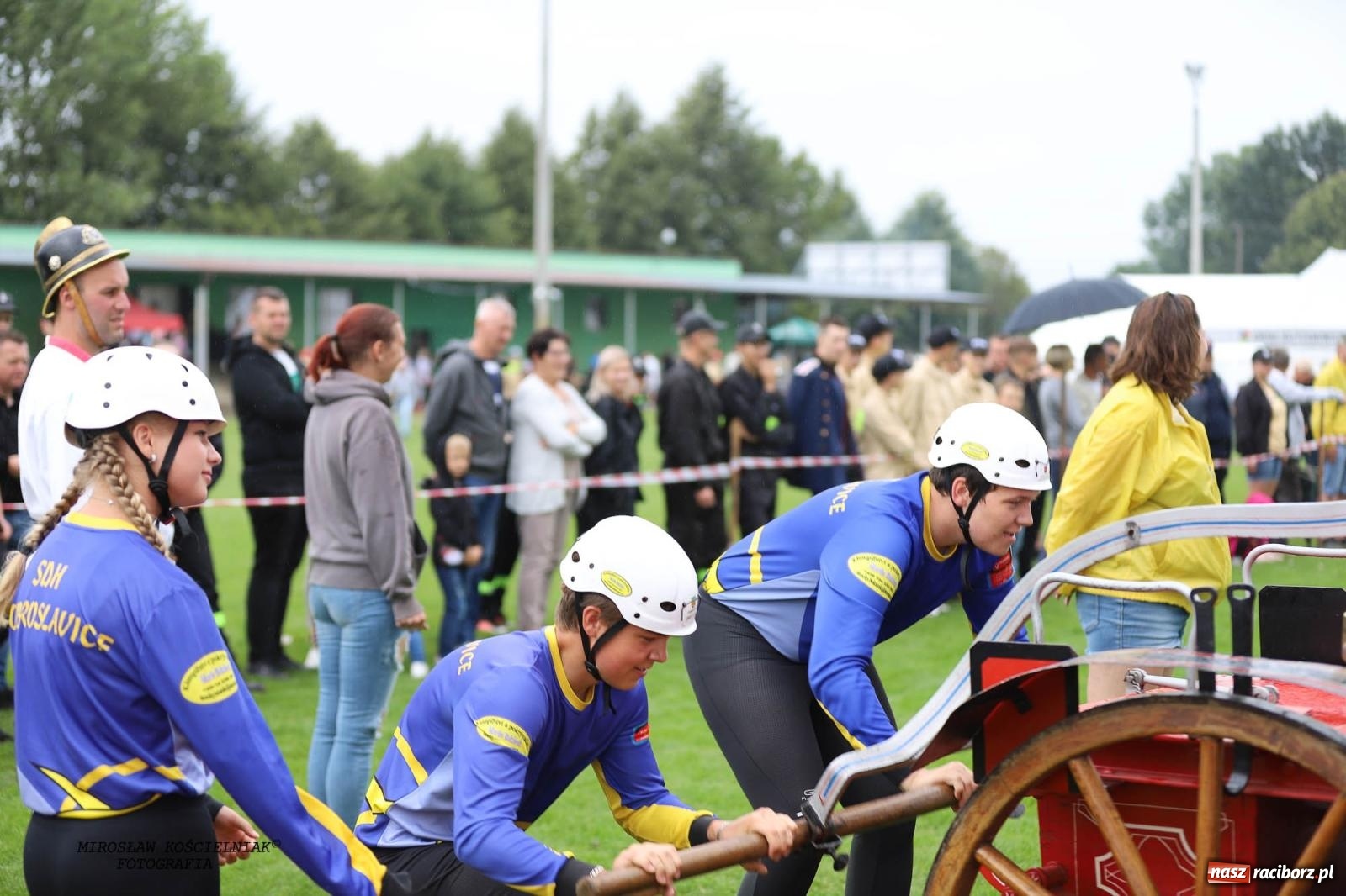 Zdjęcie w galerii na portalu naszraciborz.pl: Tworków z pucharem wójta Krzyżanowic na zawodach w Bieńkowicach wiadomości z regionu