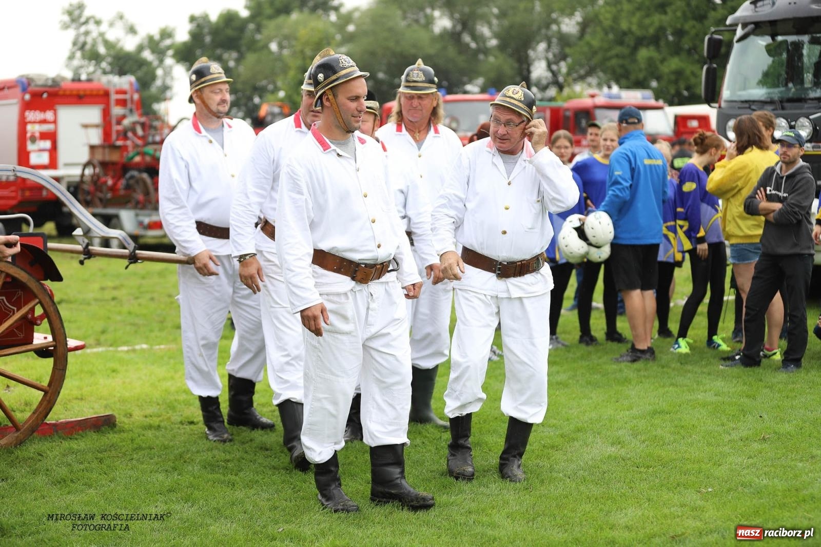 Zdjęcie w galerii na portalu naszraciborz.pl: Tworków z pucharem wójta Krzyżanowic na zawodach w Bieńkowicach wiadomości z regionu