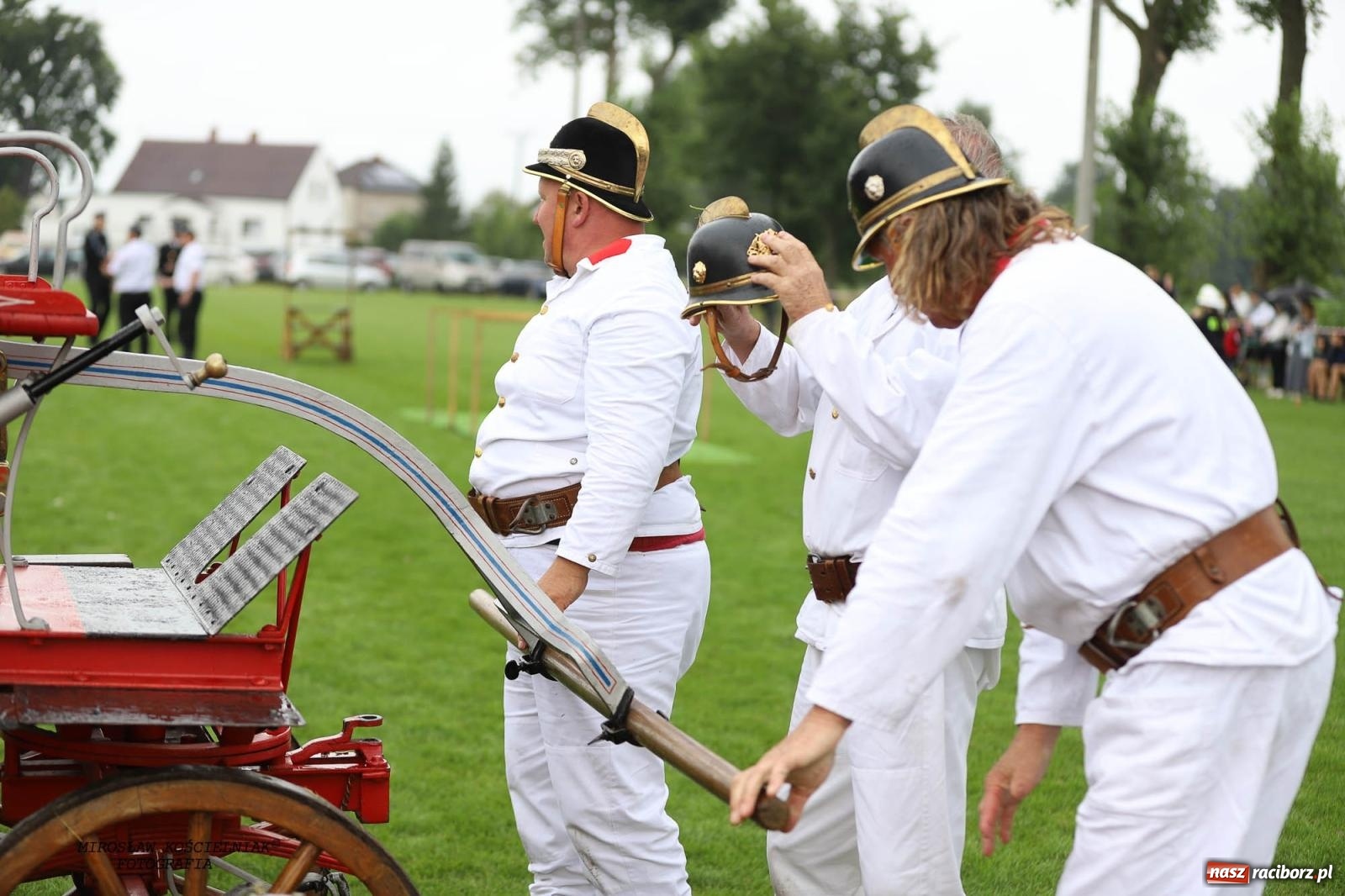Zdjęcie w galerii na portalu naszraciborz.pl: Tworków z pucharem wójta Krzyżanowic na zawodach w Bieńkowicach wiadomości z regionu