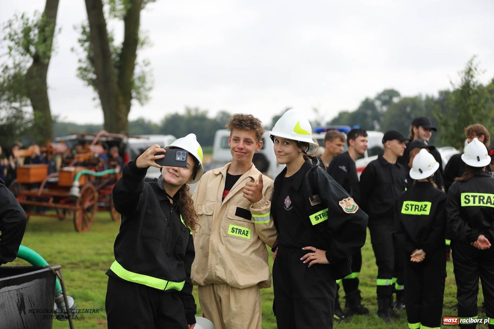 Zdjęcie w galerii na portalu naszraciborz.pl: Tworków z pucharem wójta Krzyżanowic na zawodach w Bieńkowicach wiadomości z regionu