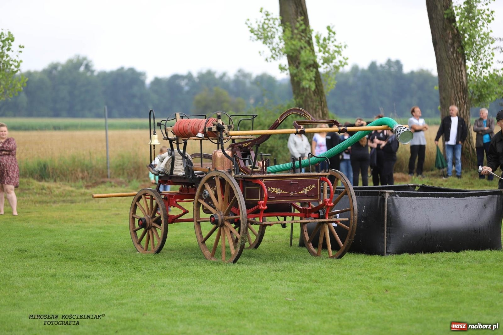 Zdjęcie w galerii na portalu naszraciborz.pl: Tworków z pucharem wójta Krzyżanowic na zawodach w Bieńkowicach wiadomości z regionu