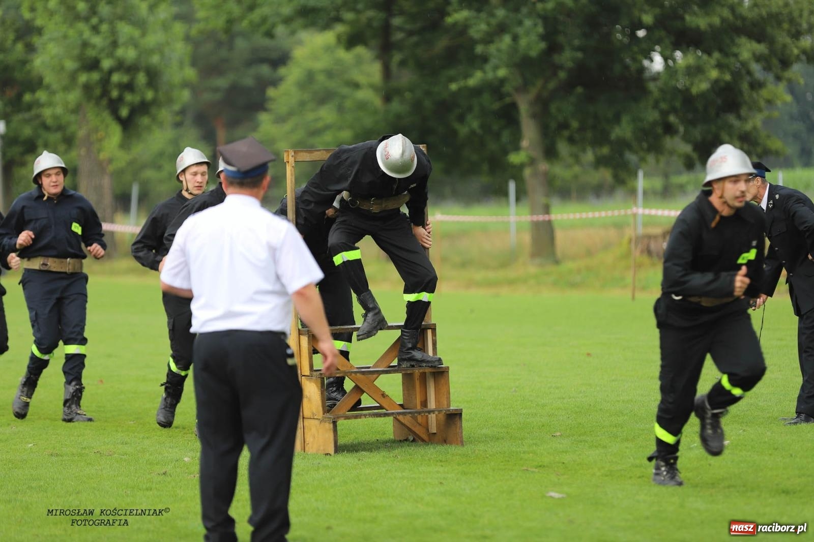 Zdjęcie w galerii na portalu naszraciborz.pl: Tworków z pucharem wójta Krzyżanowic na zawodach w Bieńkowicach wiadomości z regionu