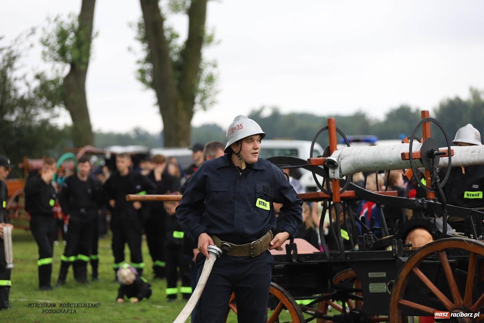 Zdjęcie w galerii na portalu naszraciborz.pl: Tworków z pucharem wójta Krzyżanowic na zawodach w Bieńkowicach wiadomości z regionu