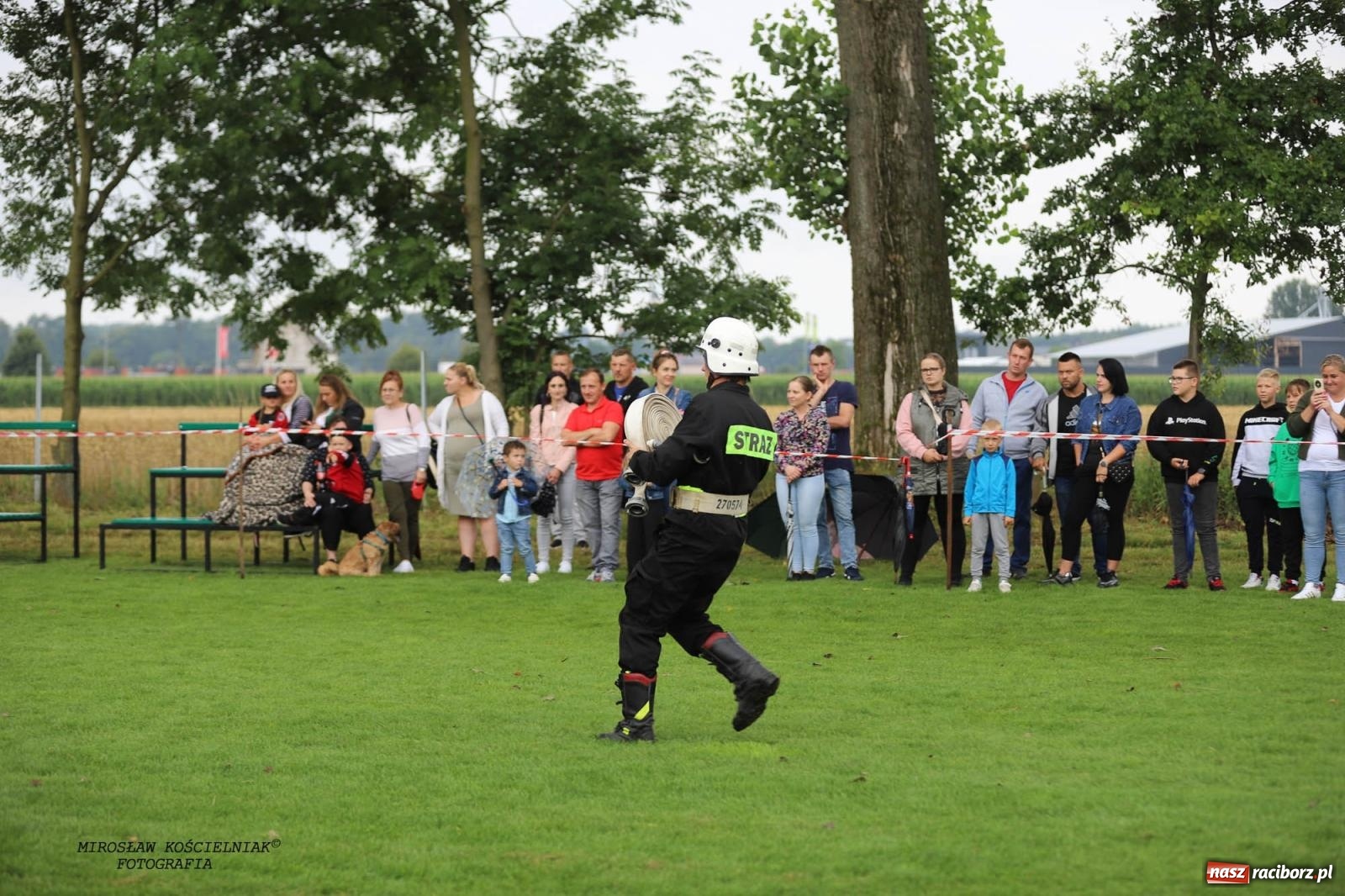 Zdjęcie w galerii na portalu naszraciborz.pl: Tworków z pucharem wójta Krzyżanowic na zawodach w Bieńkowicach wiadomości z regionu
