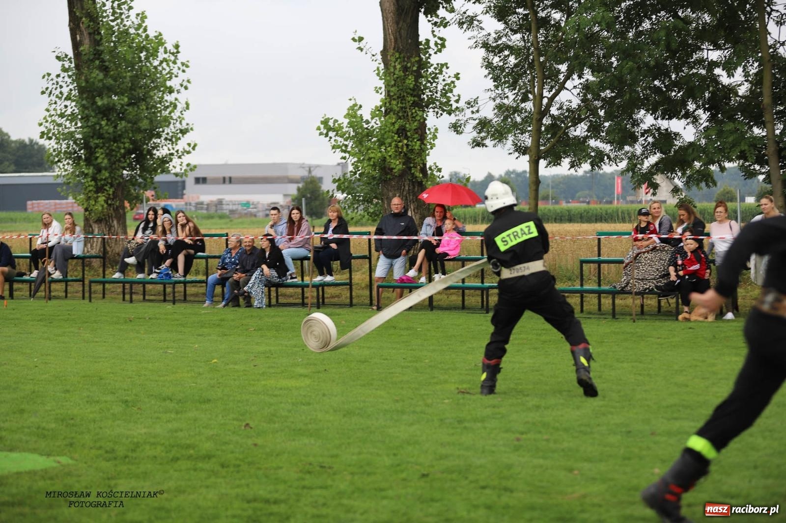 Zdjęcie w galerii na portalu naszraciborz.pl: Tworków z pucharem wójta Krzyżanowic na zawodach w Bieńkowicach wiadomości z regionu