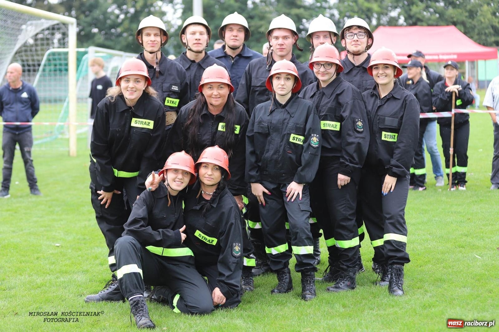 Zdjęcie w galerii na portalu naszraciborz.pl: Tworków z pucharem wójta Krzyżanowic na zawodach w Bieńkowicach wiadomości z regionu