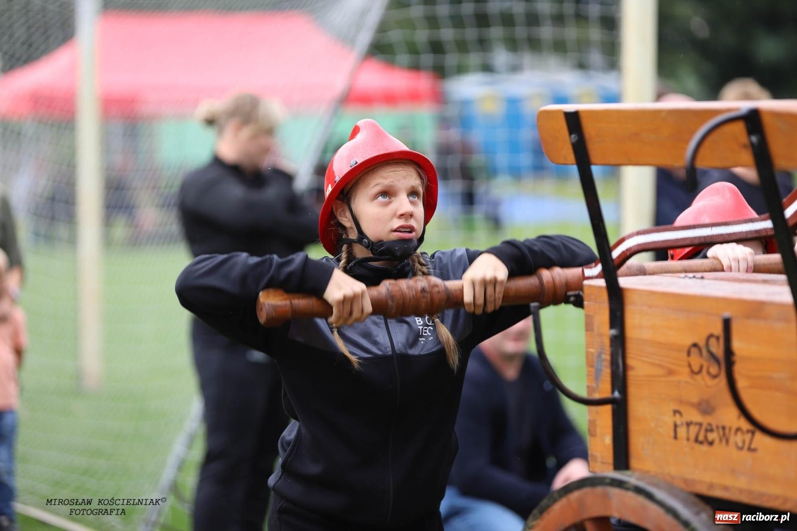 Zdjęcie w galerii na portalu naszraciborz.pl: Tworków z pucharem wójta Krzyżanowic na zawodach w Bieńkowicach wiadomości z regionu