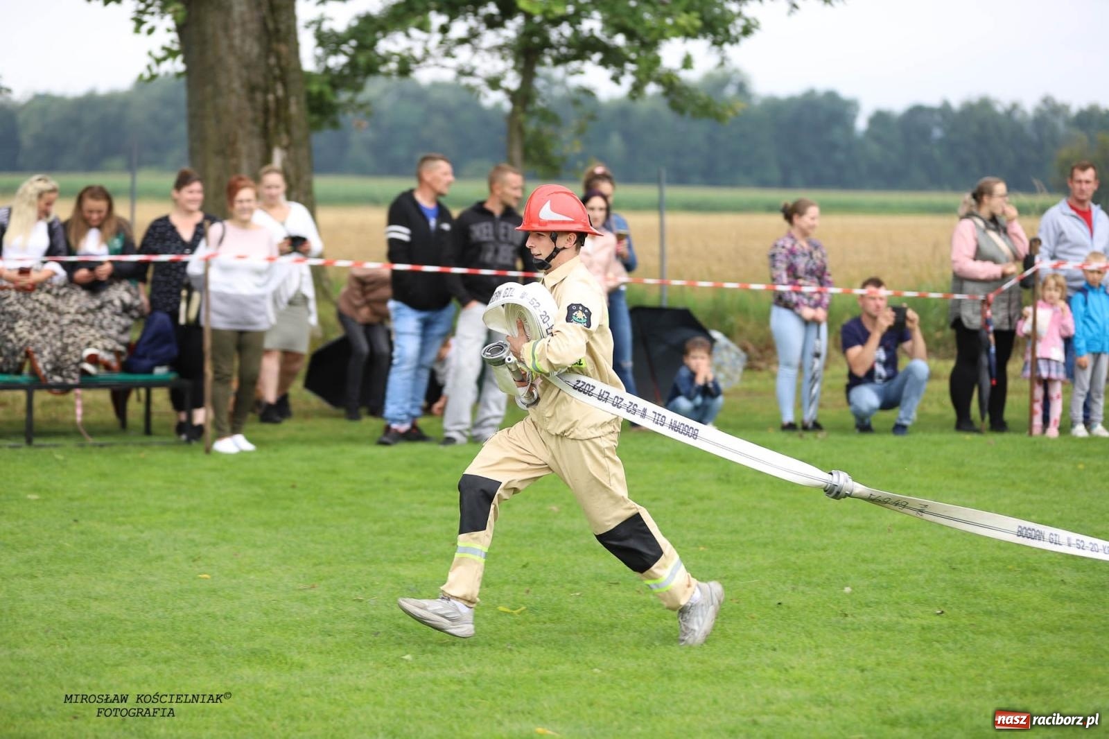 Zdjęcie w galerii na portalu naszraciborz.pl: Tworków z pucharem wójta Krzyżanowic na zawodach w Bieńkowicach wiadomości z regionu