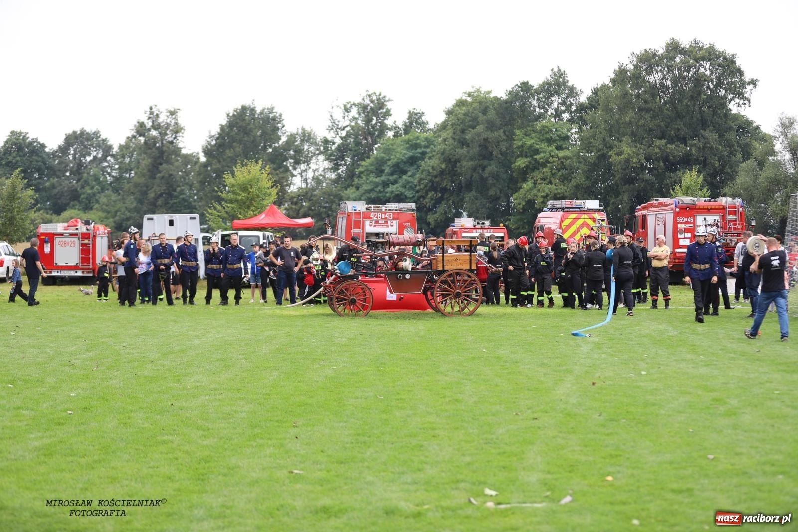 Zdjęcie w galerii na portalu naszraciborz.pl: Tworków z pucharem wójta Krzyżanowic na zawodach w Bieńkowicach wiadomości z regionu