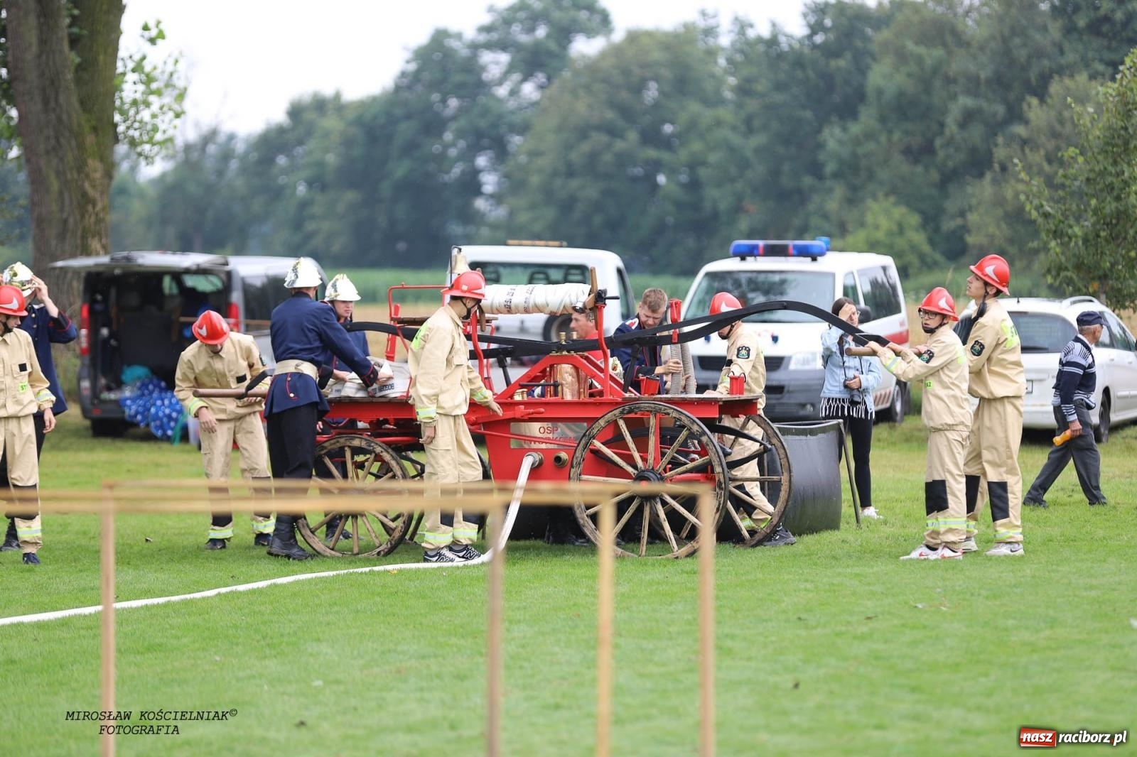 Zdjęcie w galerii na portalu naszraciborz.pl: Tworków z pucharem wójta Krzyżanowic na zawodach w Bieńkowicach wiadomości z regionu
