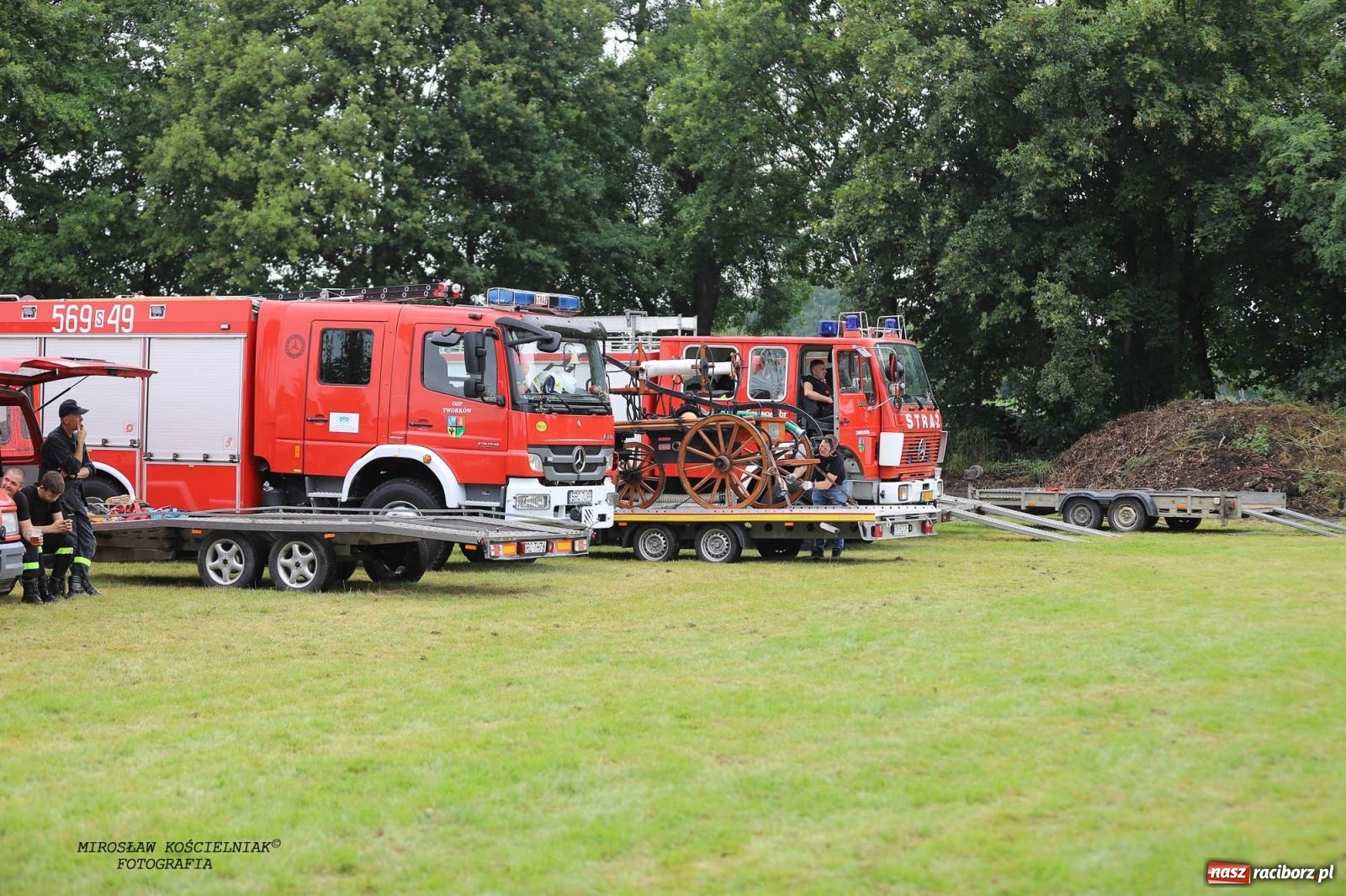 Zdjęcie w galerii na portalu naszraciborz.pl: Tworków z pucharem wójta Krzyżanowic na zawodach w Bieńkowicach wiadomości z regionu