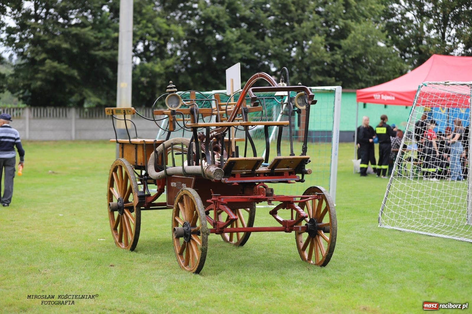 Zdjęcie w galerii na portalu naszraciborz.pl: Tworków z pucharem wójta Krzyżanowic na zawodach w Bieńkowicach wiadomości z regionu