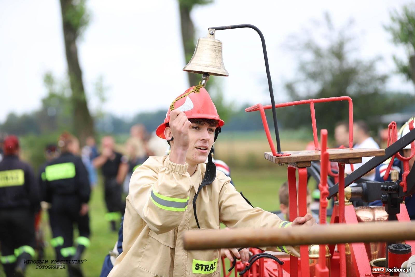 Zdjęcie w galerii na portalu naszraciborz.pl: Tworków z pucharem wójta Krzyżanowic na zawodach w Bieńkowicach wiadomości z regionu