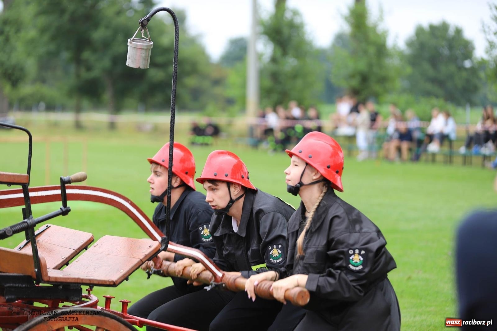 Zdjęcie w galerii na portalu naszraciborz.pl: Tworków z pucharem wójta Krzyżanowic na zawodach w Bieńkowicach wiadomości z regionu