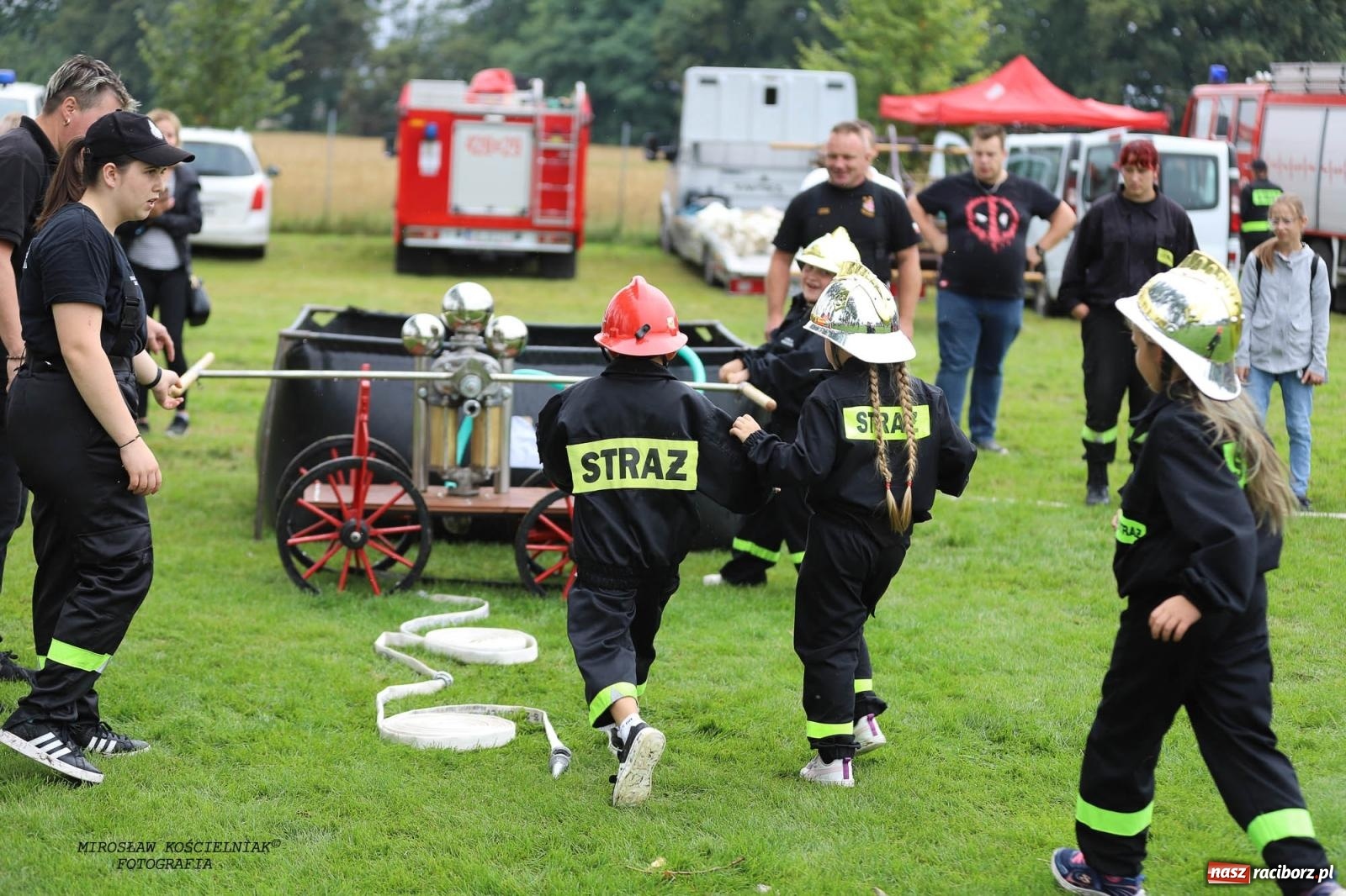 Zdjęcie w galerii na portalu naszraciborz.pl: Tworków z pucharem wójta Krzyżanowic na zawodach w Bieńkowicach wiadomości z regionu