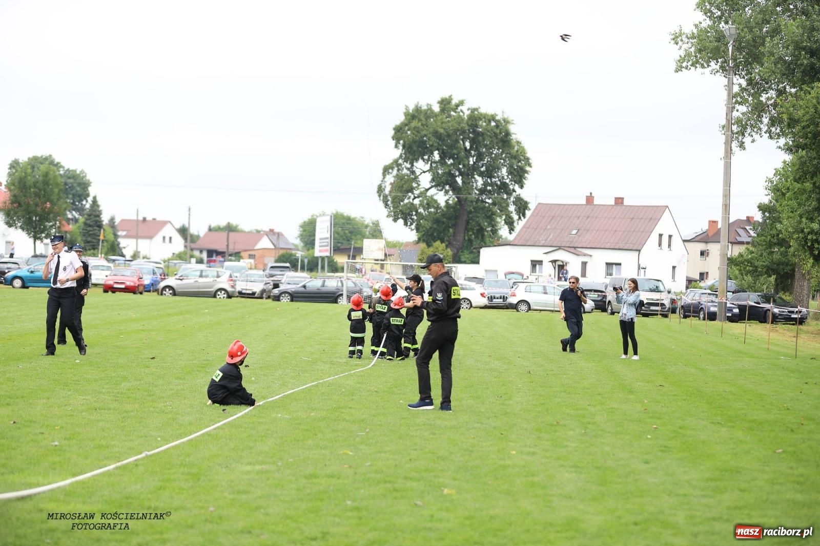 Zdjęcie w galerii na portalu naszraciborz.pl: Tworków z pucharem wójta Krzyżanowic na zawodach w Bieńkowicach wiadomości z regionu