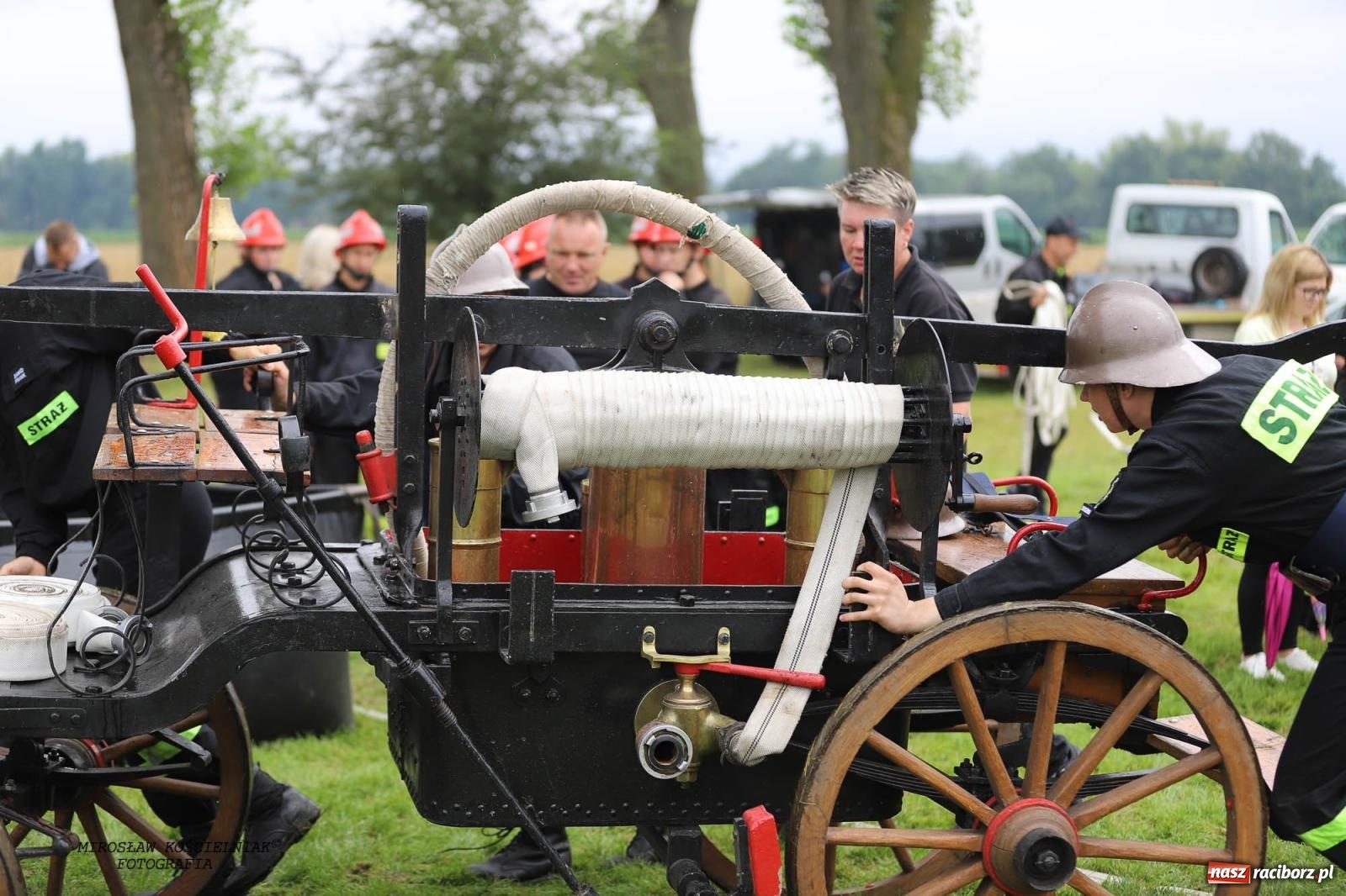 Zdjęcie w galerii na portalu naszraciborz.pl: Tworków z pucharem wójta Krzyżanowic na zawodach w Bieńkowicach wiadomości z regionu