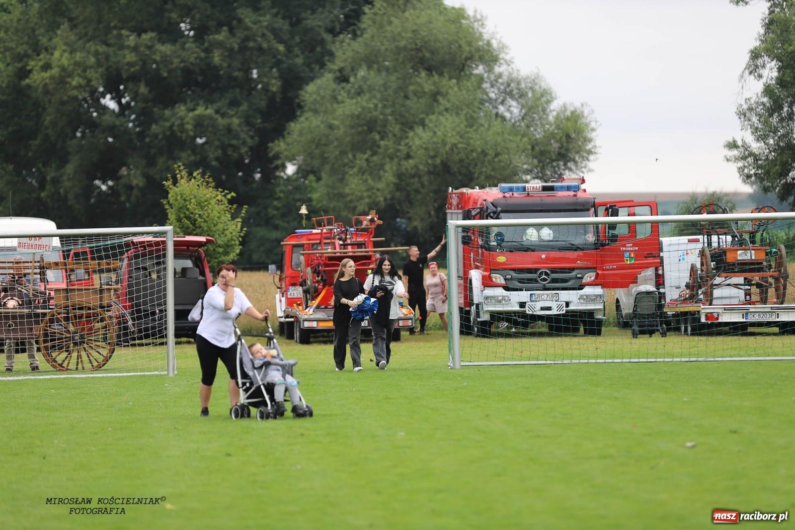 Zdjęcie w galerii na portalu naszraciborz.pl: Tworków z pucharem wójta Krzyżanowic na zawodach w Bieńkowicach wiadomości z regionu