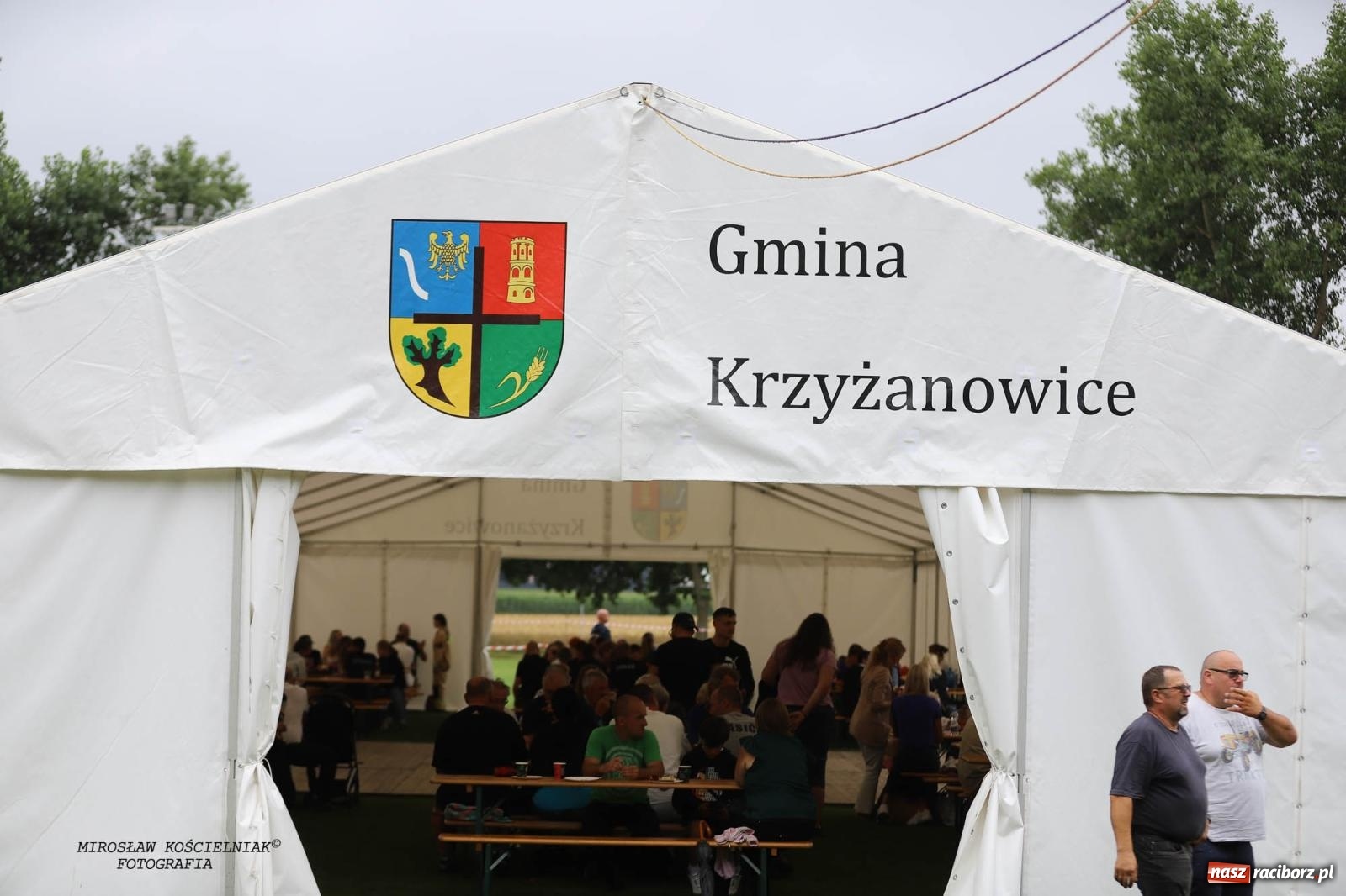 Zdjęcie w galerii na portalu naszraciborz.pl: Tworków z pucharem wójta Krzyżanowic na zawodach w Bieńkowicach wiadomości z regionu