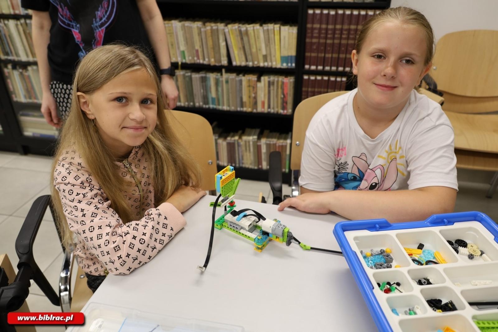 Zdjęcie w galerii na portalu naszraciborz.pl: Pszczoły i zapory – robotyka LEGO w bibliotece wiadomości z regionu
