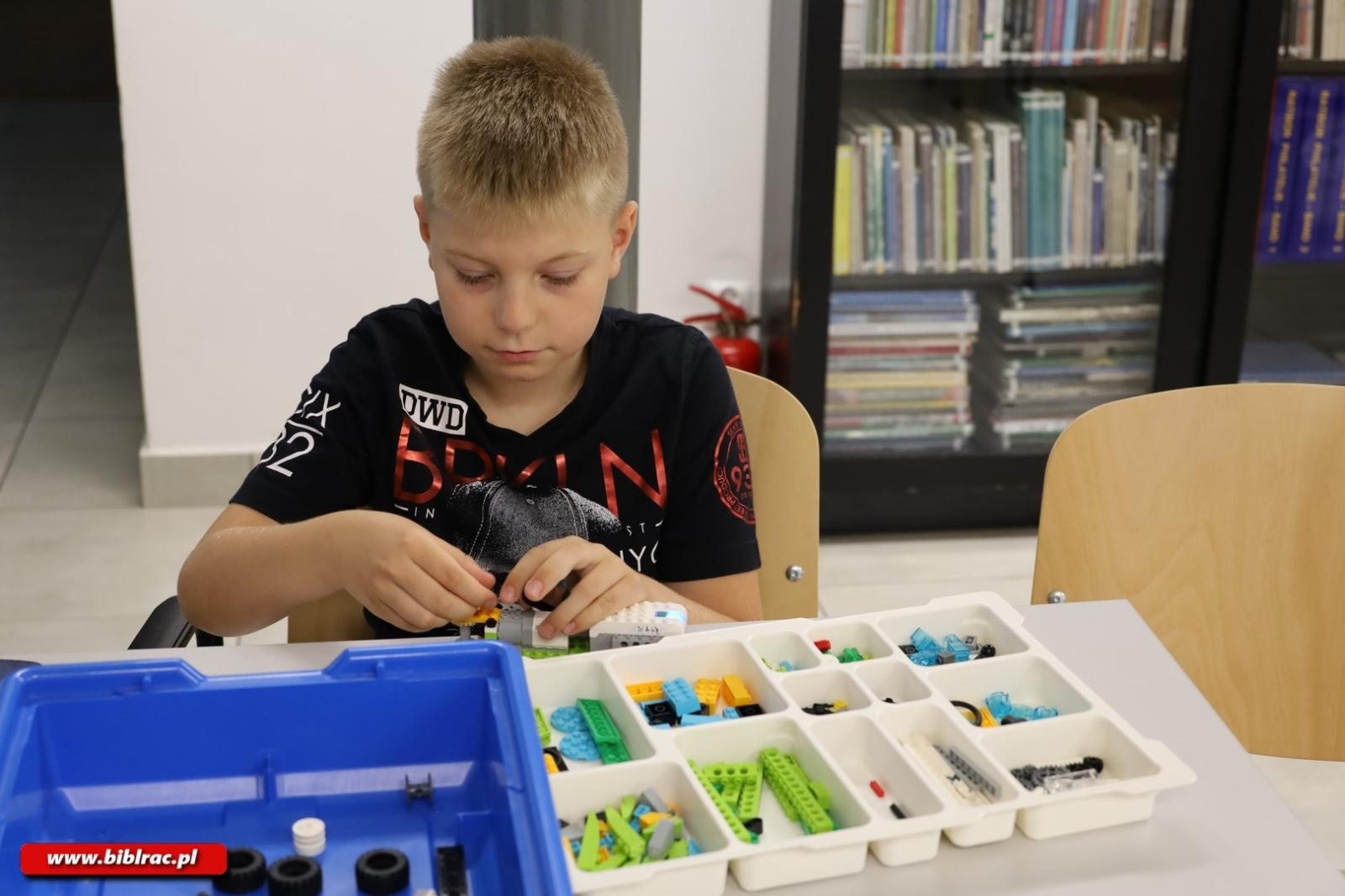 Zdjęcie w galerii na portalu naszraciborz.pl: Pszczoły i zapory – robotyka LEGO w bibliotece wiadomości z regionu