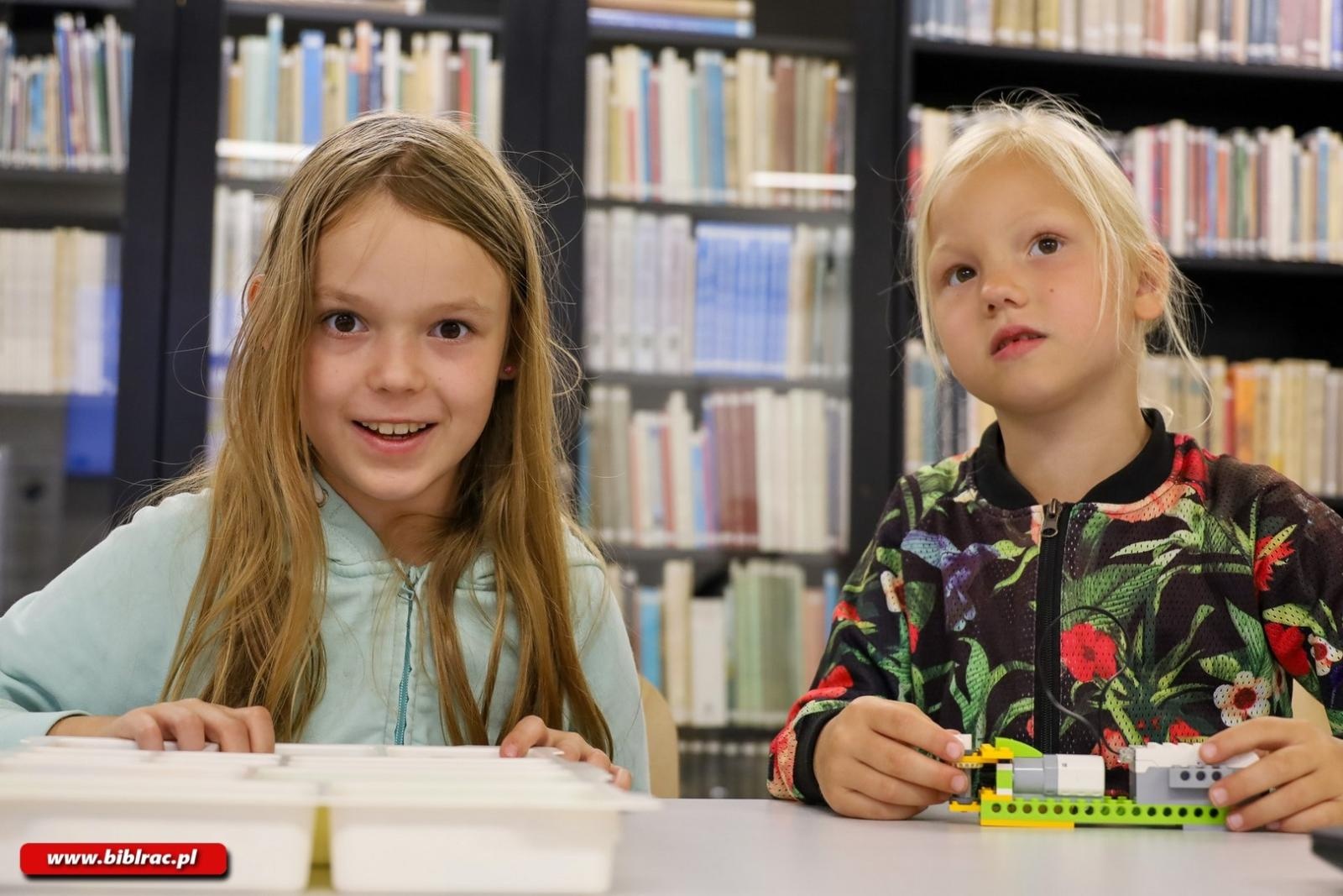 Zdjęcie w galerii na portalu naszraciborz.pl: Pszczoły i zapory – robotyka LEGO w bibliotece wiadomości z regionu