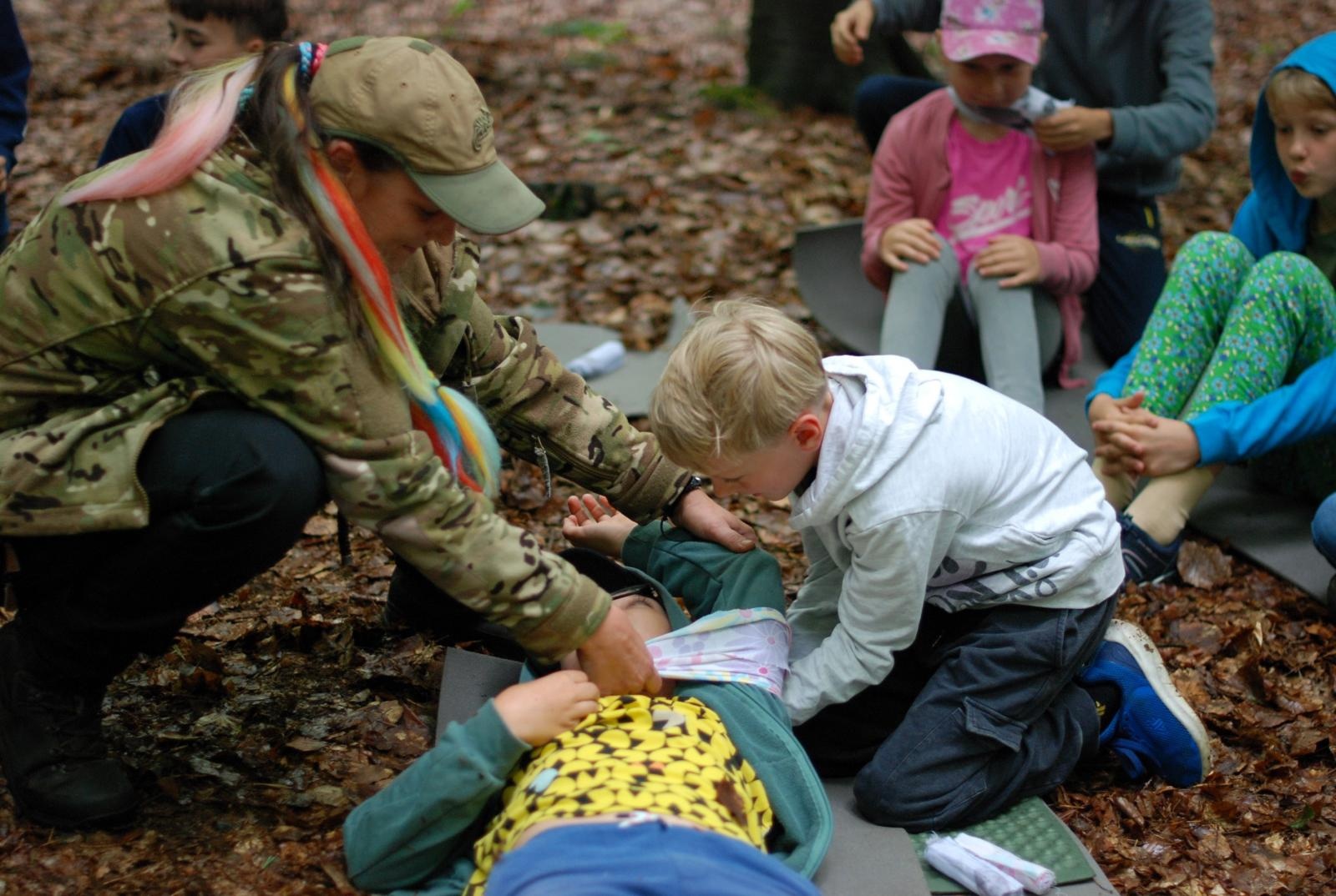 Zdjęcie w galerii na portalu naszraciborz.pl: Survival na początek. W Nędzy wystartowała Akcja Lato 2024 wiadomości z regionu