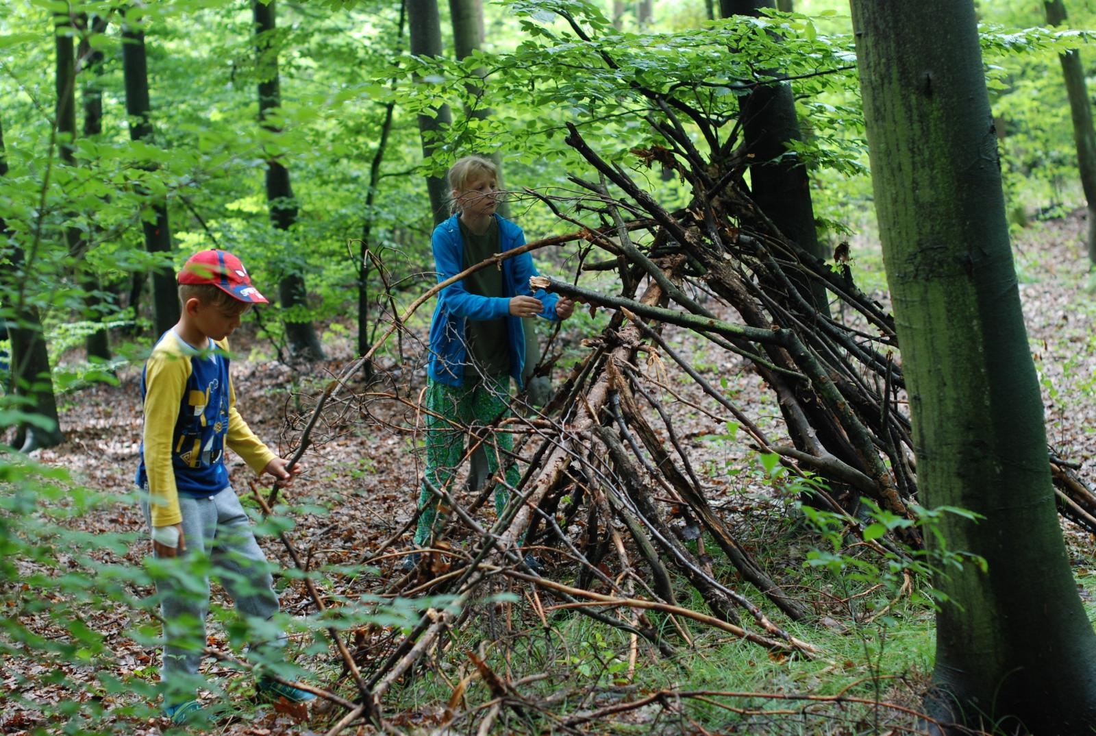Zdjęcie w galerii na portalu naszraciborz.pl: Survival na początek. W Nędzy wystartowała Akcja Lato 2024 wiadomości z regionu