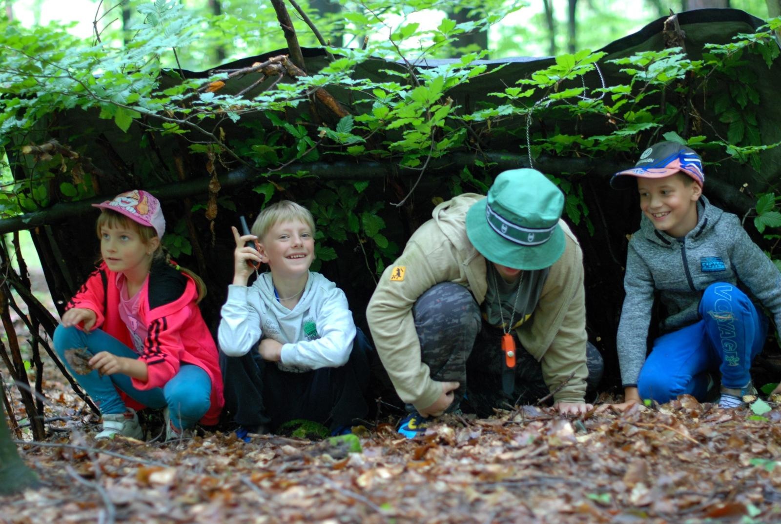 Zdjęcie w galerii na portalu naszraciborz.pl: Survival na początek. W Nędzy wystartowała Akcja Lato 2024 wiadomości z regionu