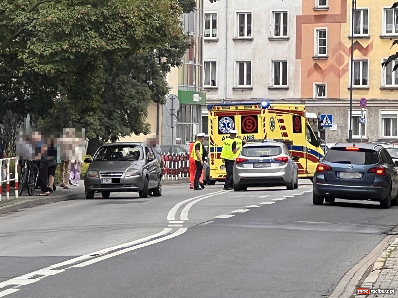 Zdjęcie w galerii na portalu naszraciborz.pl: Potrącenie rowerzysty na Podwalu [FOTO] wiadomości z regionu