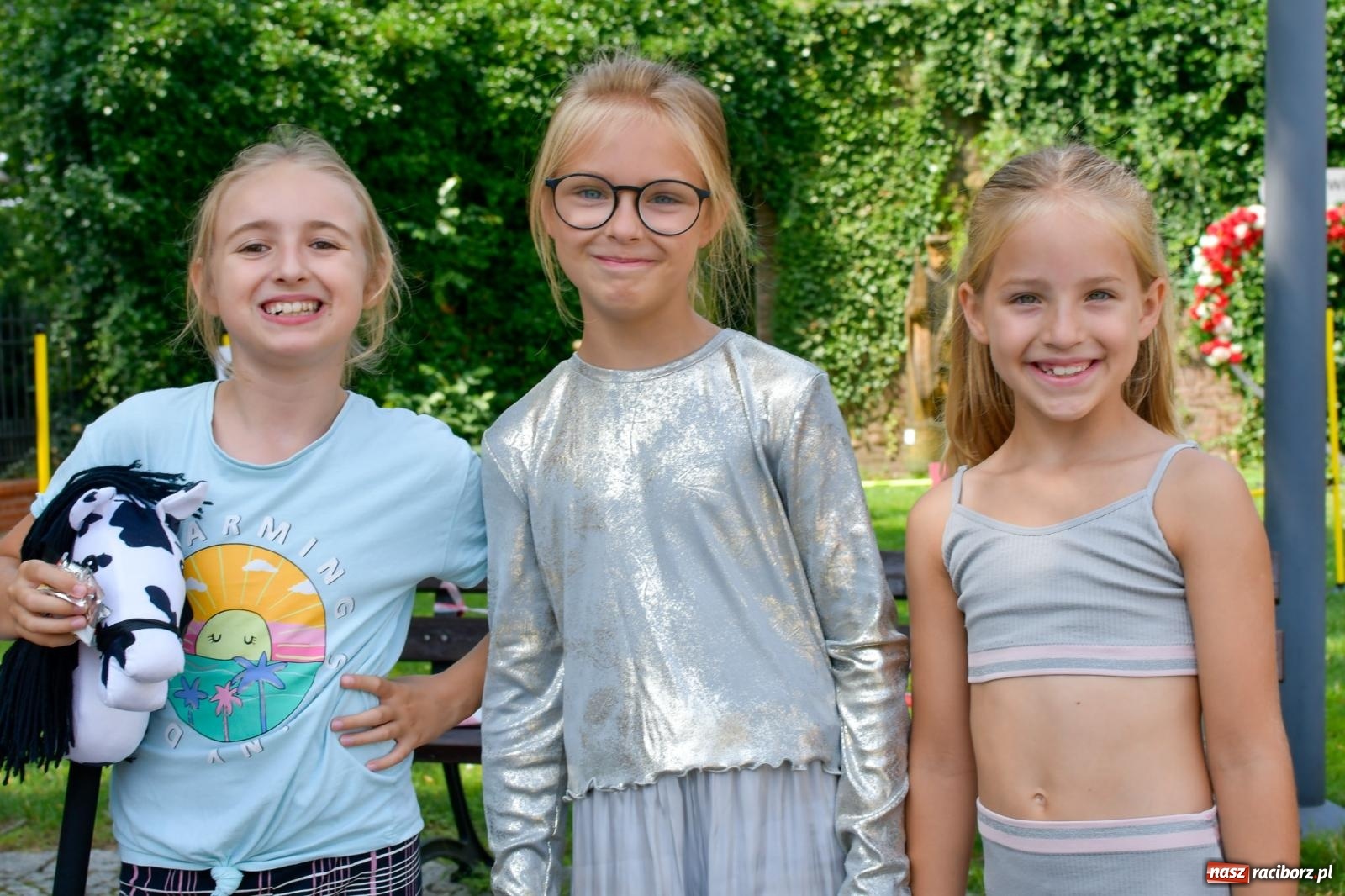 Zdjęcie w galerii na portalu naszraciborz.pl: Hobby horse i konne przejażdżki na raciborskim zamku: Pierwsza odsłona akcji Wakacje w Powiecie wiadomości z regionu