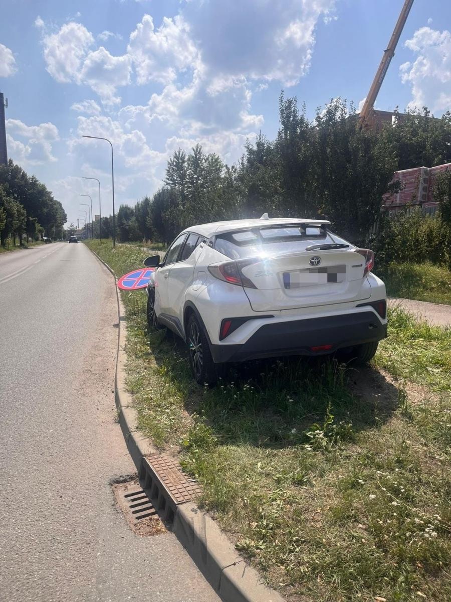 Zdjęcie w galerii na portalu naszraciborz.pl: Peugeot i toyota zderzyły się na skrzyżowaniu niedaleko więzienia [FOTO] wiadomości z regionu