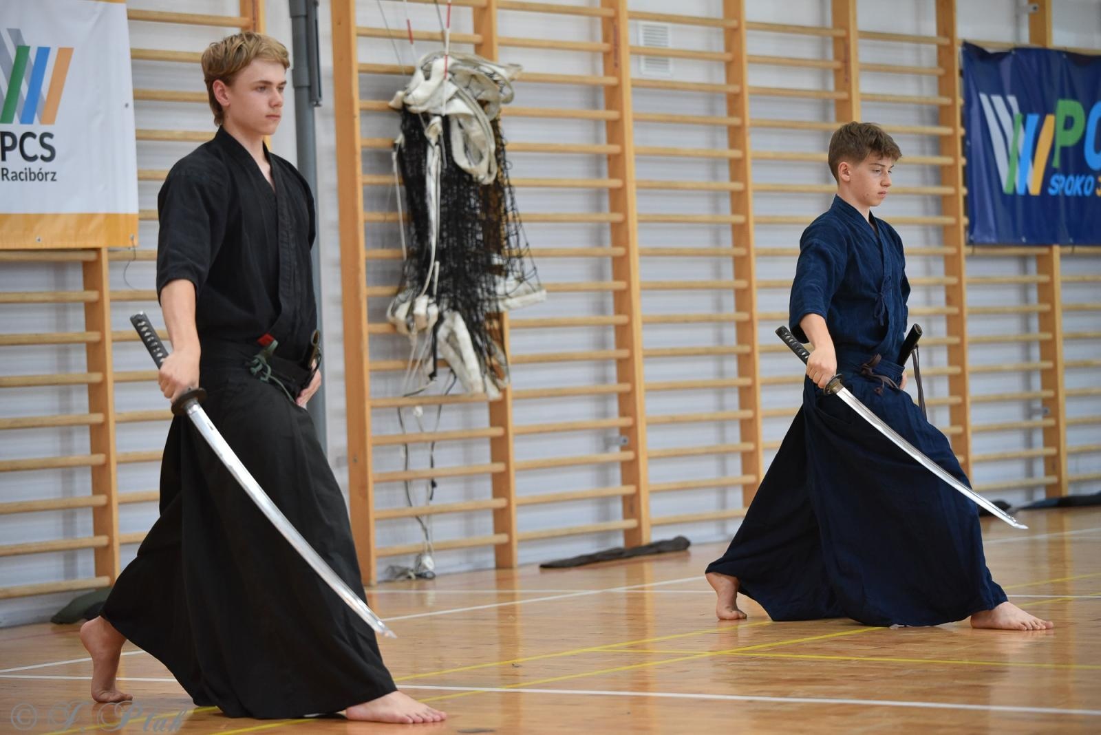 Zdjęcie w galerii na portalu naszraciborz.pl: Powiatowe Centrum Sportu w Raciborzu zaprasza na wakacyjne spotkania z japońską szermierką – IAIDO/JODO wiadomości z regionu