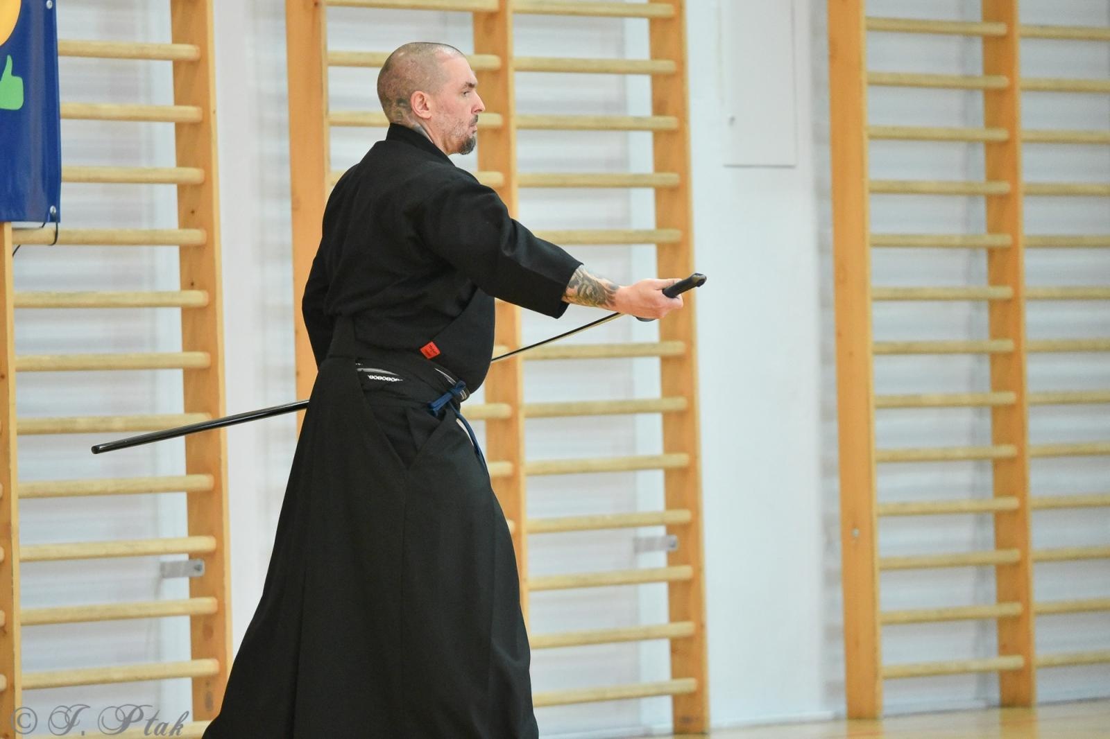 Zdjęcie w galerii na portalu naszraciborz.pl: Powiatowe Centrum Sportu w Raciborzu zaprasza na wakacyjne spotkania z japońską szermierką – IAIDO/JODO wiadomości z regionu