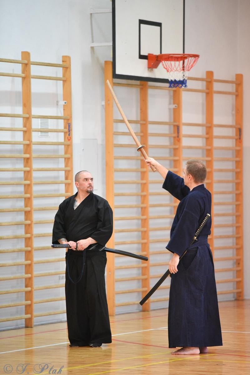 Zdjęcie w galerii na portalu naszraciborz.pl: Powiatowe Centrum Sportu w Raciborzu zaprasza na wakacyjne spotkania z japońską szermierką – IAIDO/JODO wiadomości z regionu