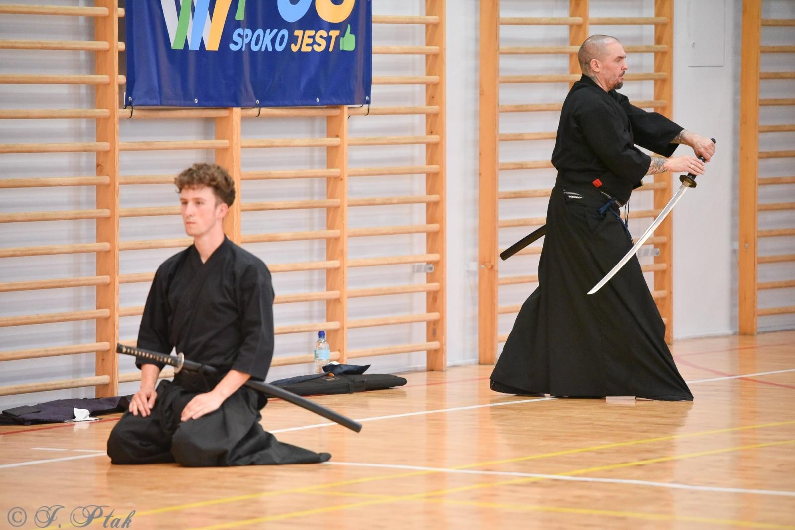 Zdjęcie w galerii na portalu naszraciborz.pl: Powiatowe Centrum Sportu w Raciborzu zaprasza na wakacyjne spotkania z japońską szermierką – IAIDO/JODO wiadomości z regionu