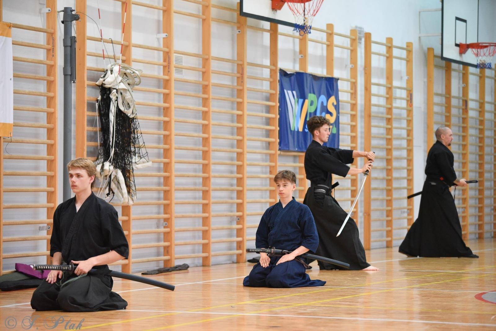 Zdjęcie w galerii na portalu naszraciborz.pl: Powiatowe Centrum Sportu w Raciborzu zaprasza na wakacyjne spotkania z japońską szermierką – IAIDO/JODO wiadomości z regionu