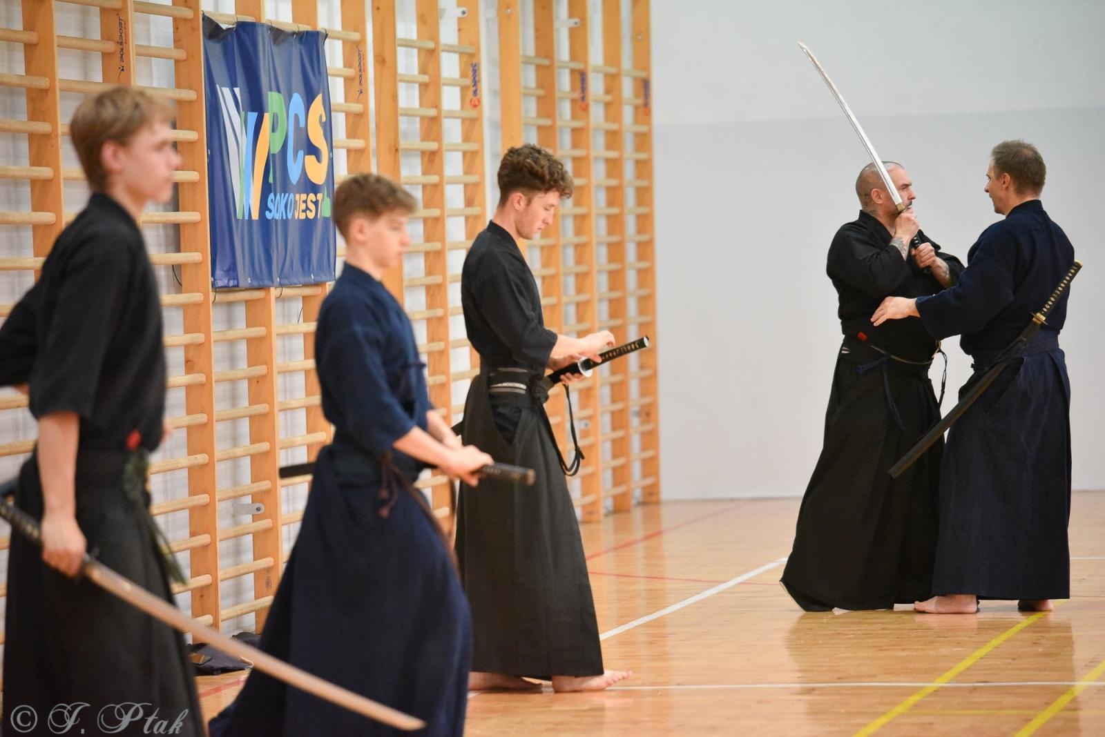 Zdjęcie w galerii na portalu naszraciborz.pl: Powiatowe Centrum Sportu w Raciborzu zaprasza na wakacyjne spotkania z japońską szermierką – IAIDO/JODO wiadomości z regionu