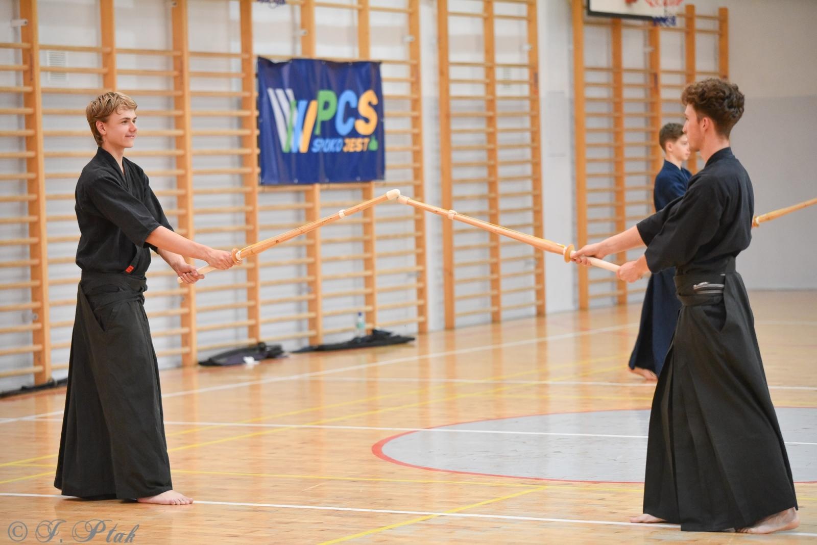 Zdjęcie w galerii na portalu naszraciborz.pl: Powiatowe Centrum Sportu w Raciborzu zaprasza na wakacyjne spotkania z japońską szermierką – IAIDO/JODO wiadomości z regionu