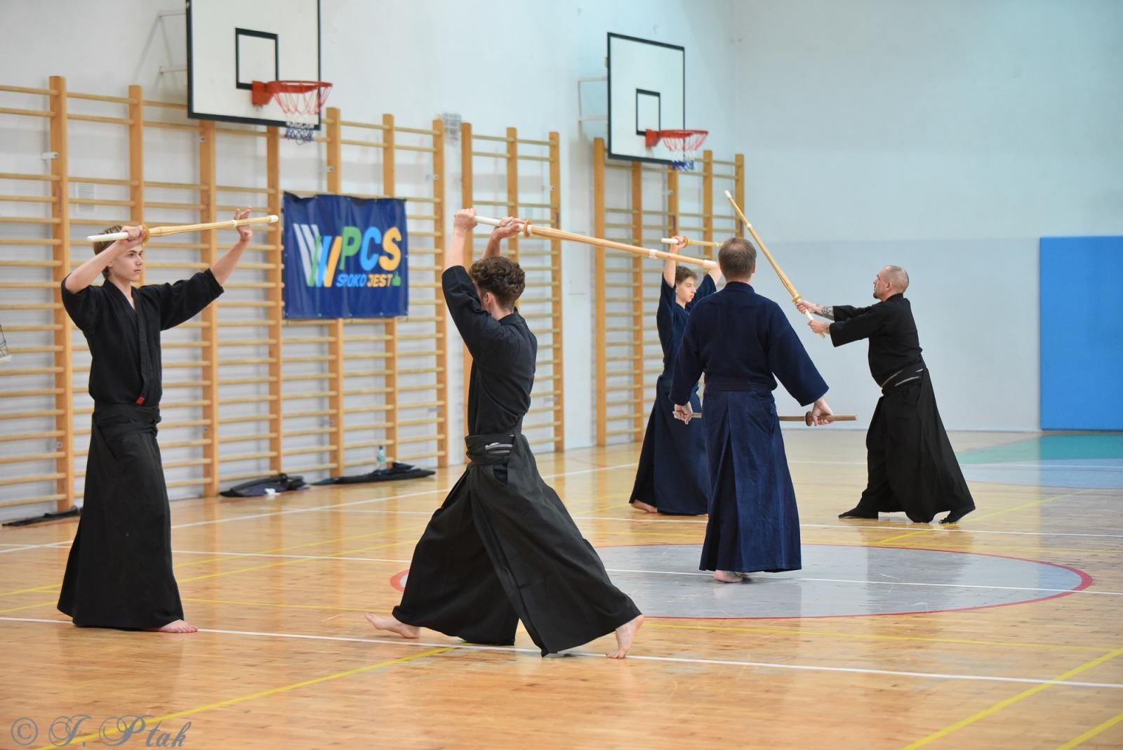 Zdjęcie w galerii na portalu naszraciborz.pl: Powiatowe Centrum Sportu w Raciborzu zaprasza na wakacyjne spotkania z japońską szermierką – IAIDO/JODO wiadomości z regionu