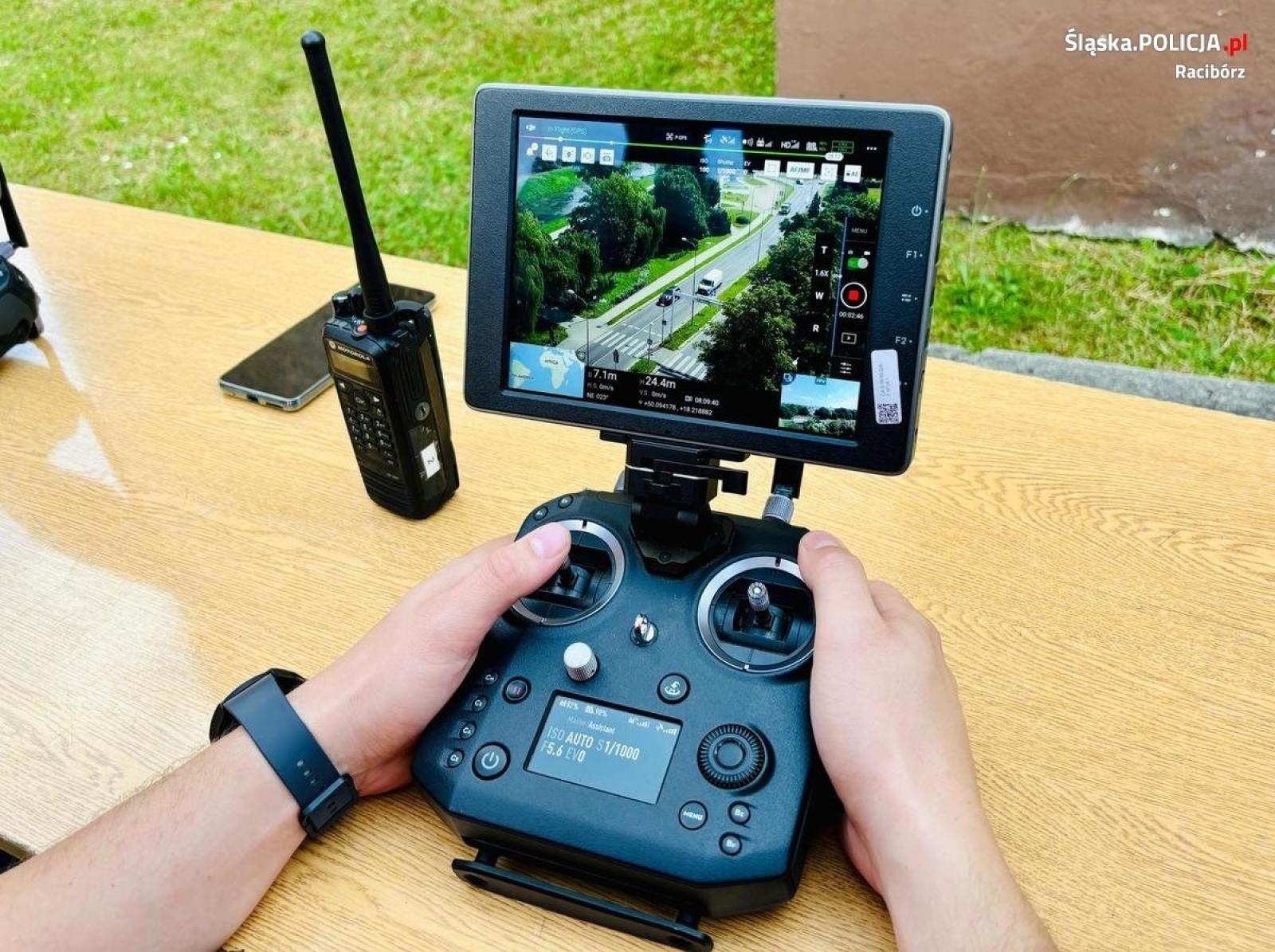 Zdjęcie w galerii na portalu naszraciborz.pl: Raciborska policja wykorzystuje nowoczesne narzędzia. Obserwacje prowadzi dronem wiadomości z regionu