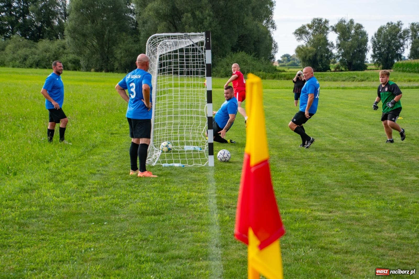 Zdjęcie w galerii na portalu naszraciborz.pl: Piłkarskie pokoleniowe boje w Bojanowie [FOTO i WIDEO] wiadomości z regionu