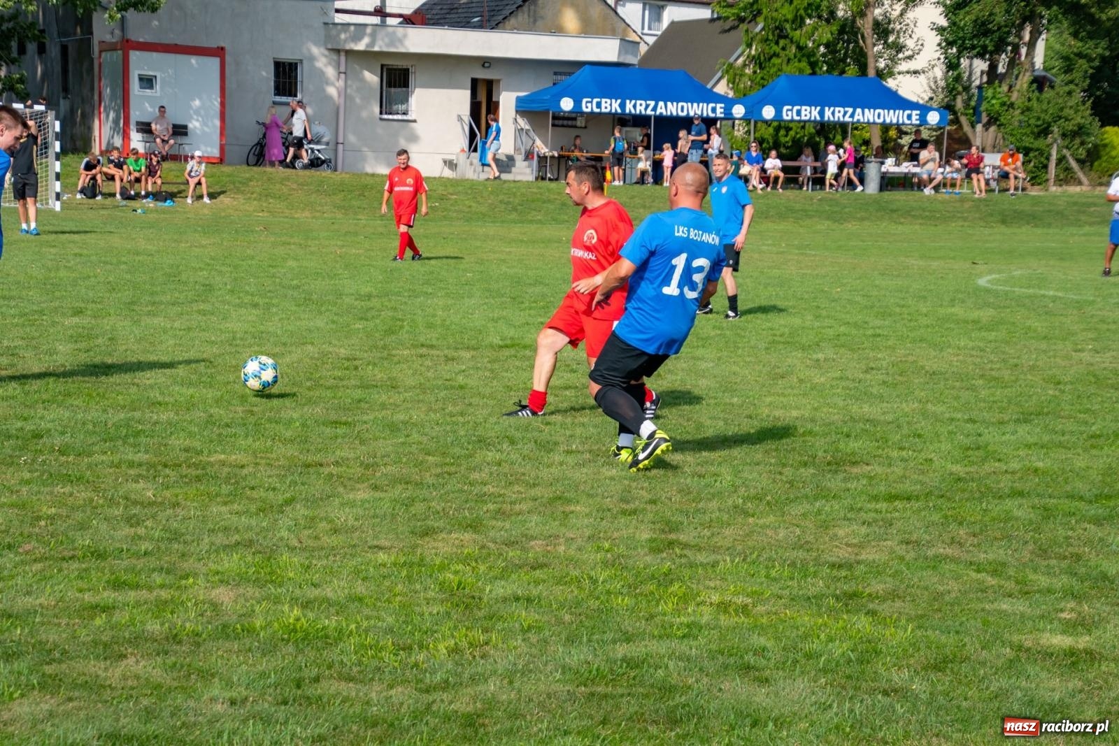 Zdjęcie w galerii na portalu naszraciborz.pl: Piłkarskie pokoleniowe boje w Bojanowie [FOTO i WIDEO] wiadomości z regionu