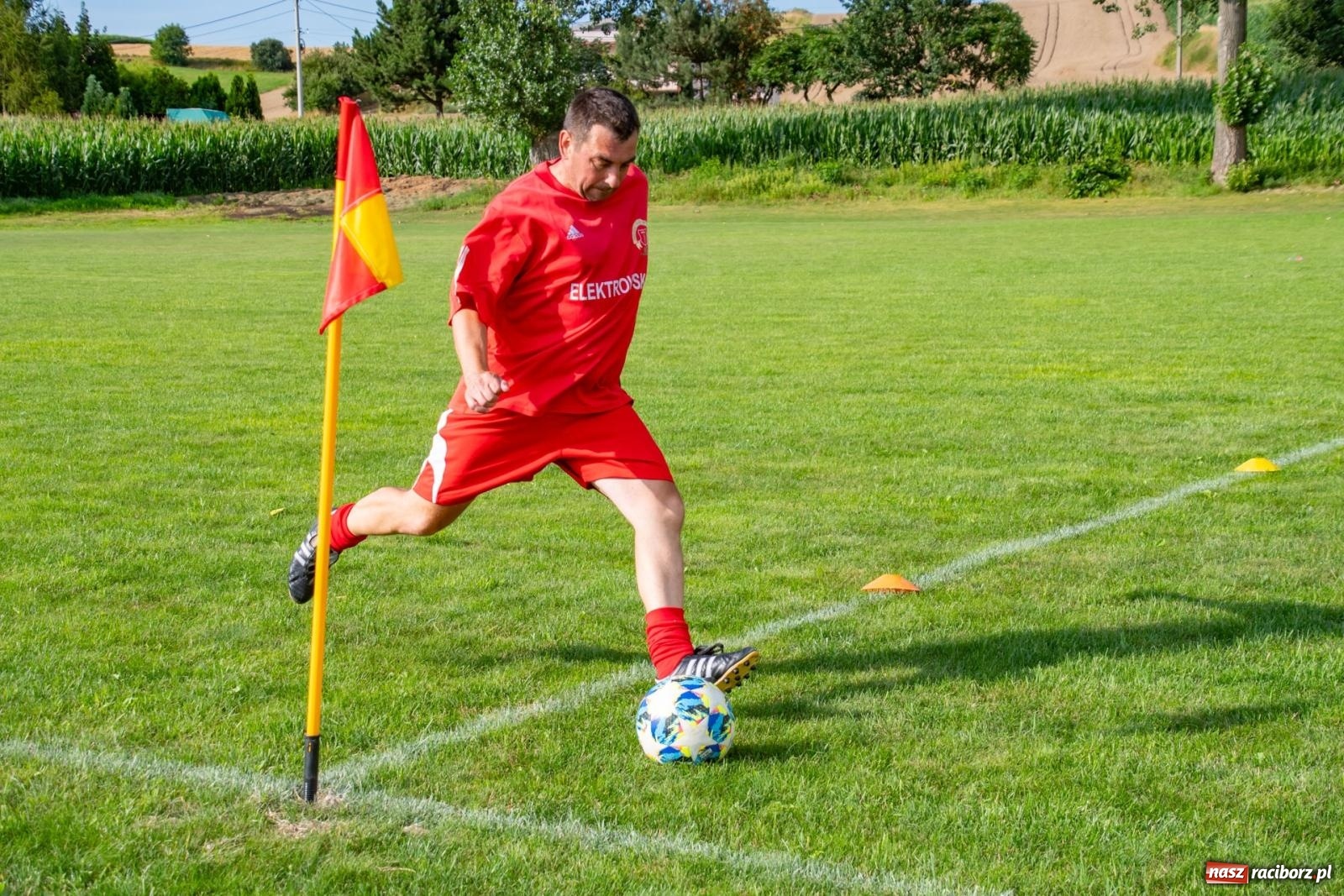 Zdjęcie w galerii na portalu naszraciborz.pl: Piłkarskie pokoleniowe boje w Bojanowie [FOTO i WIDEO] wiadomości z regionu