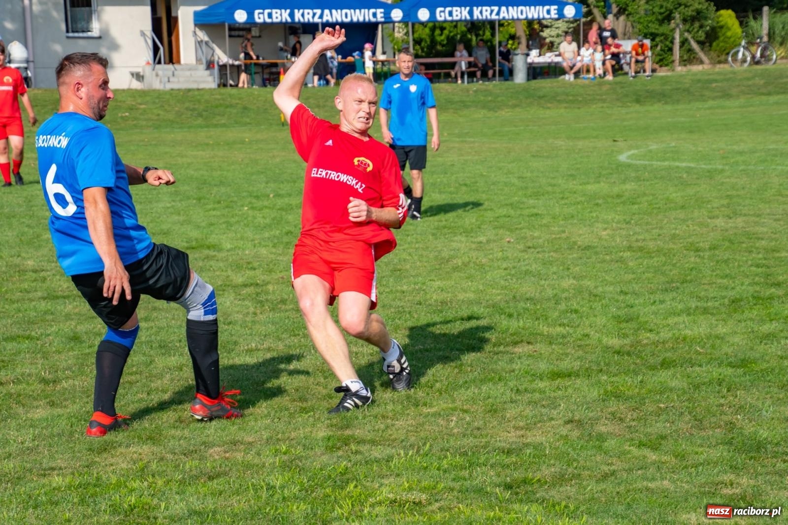 Zdjęcie w galerii na portalu naszraciborz.pl: Piłkarskie pokoleniowe boje w Bojanowie [FOTO i WIDEO] wiadomości z regionu