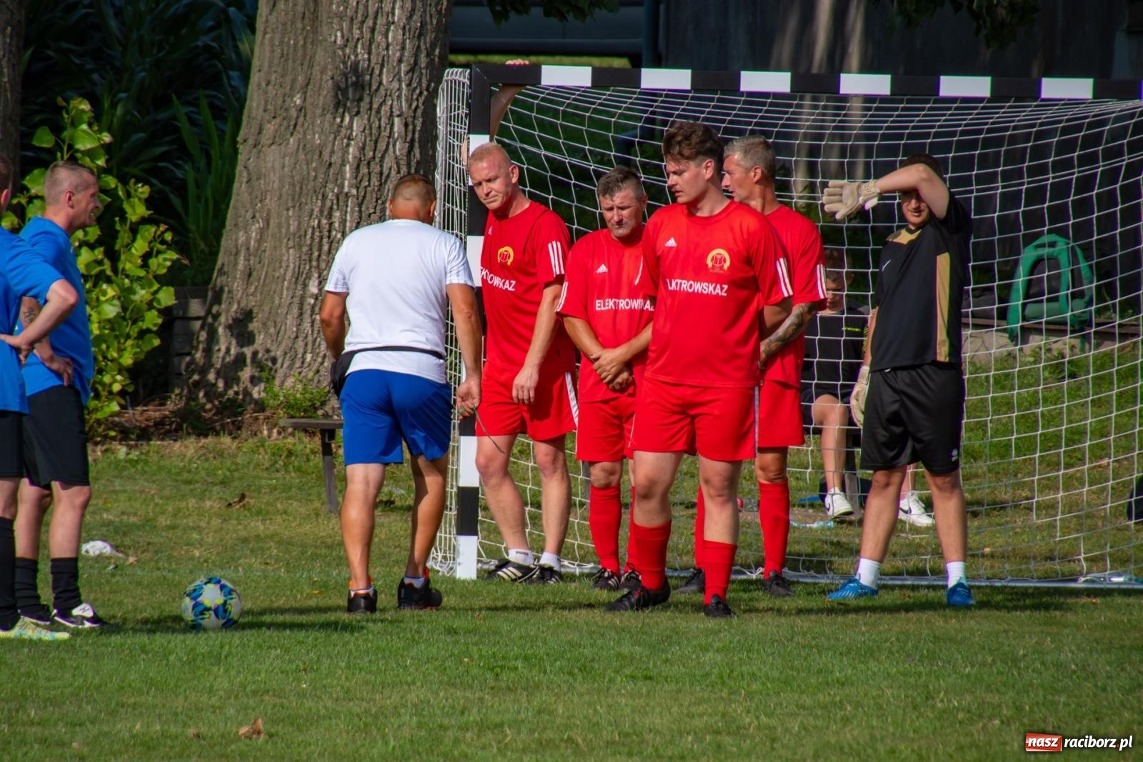 Zdjęcie w galerii na portalu naszraciborz.pl: Piłkarskie pokoleniowe boje w Bojanowie [FOTO i WIDEO] wiadomości z regionu