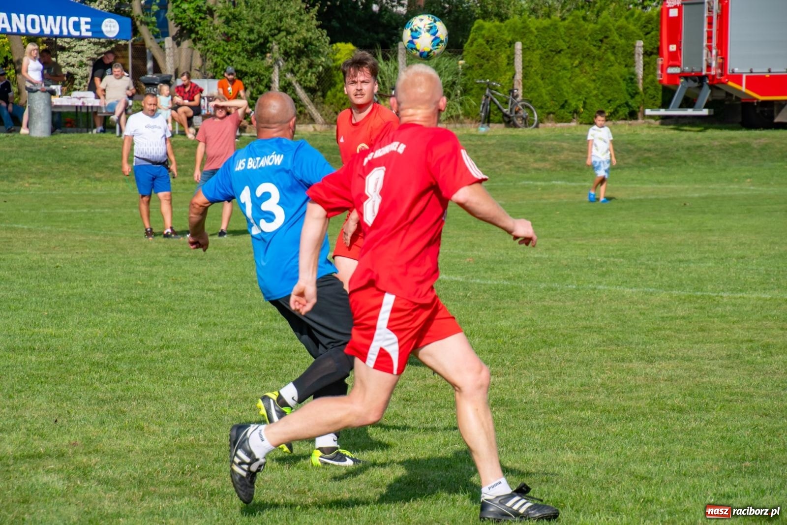 Zdjęcie w galerii na portalu naszraciborz.pl: Piłkarskie pokoleniowe boje w Bojanowie [FOTO i WIDEO] wiadomości z regionu
