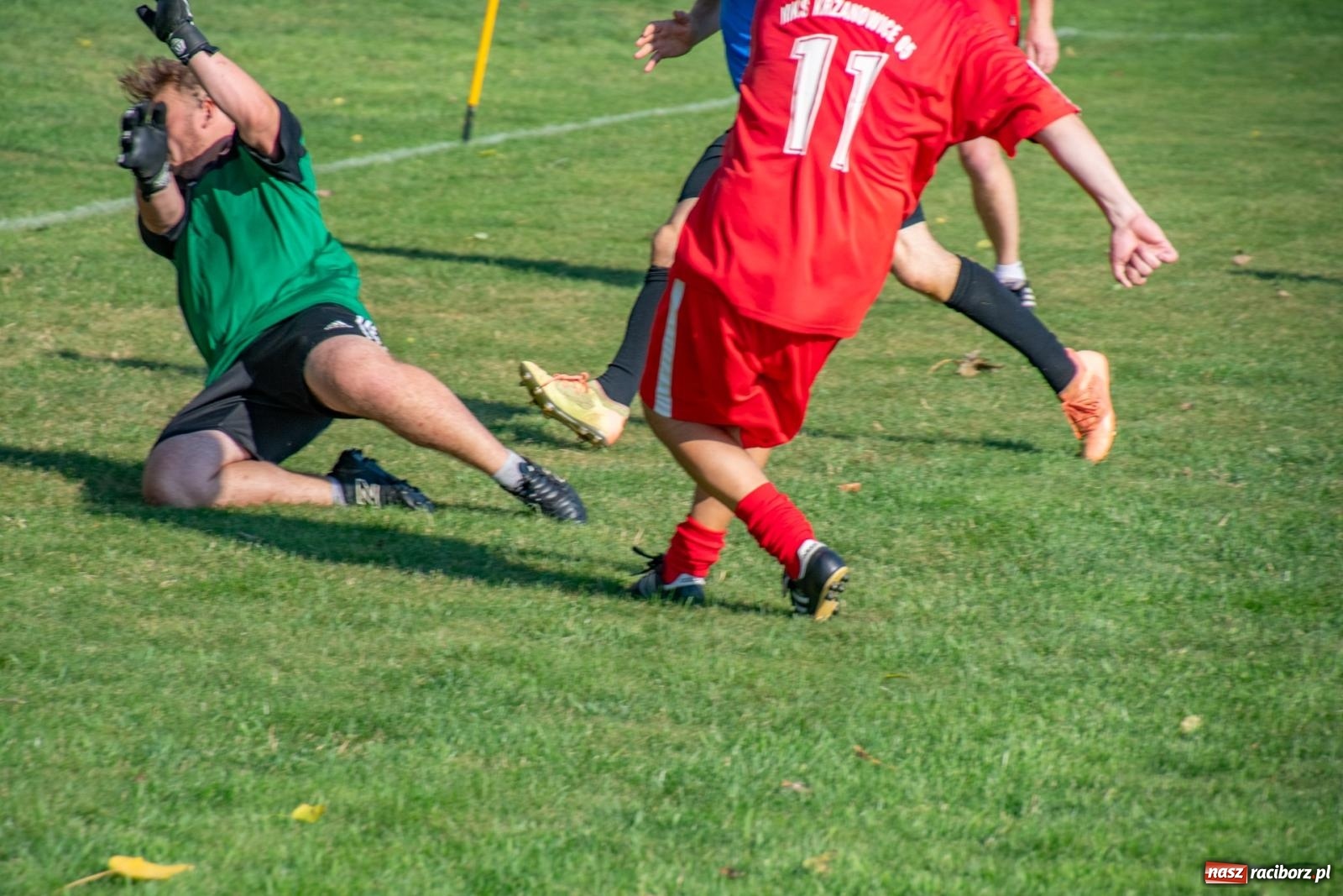 Zdjęcie w galerii na portalu naszraciborz.pl: Piłkarskie pokoleniowe boje w Bojanowie [FOTO i WIDEO] wiadomości z regionu