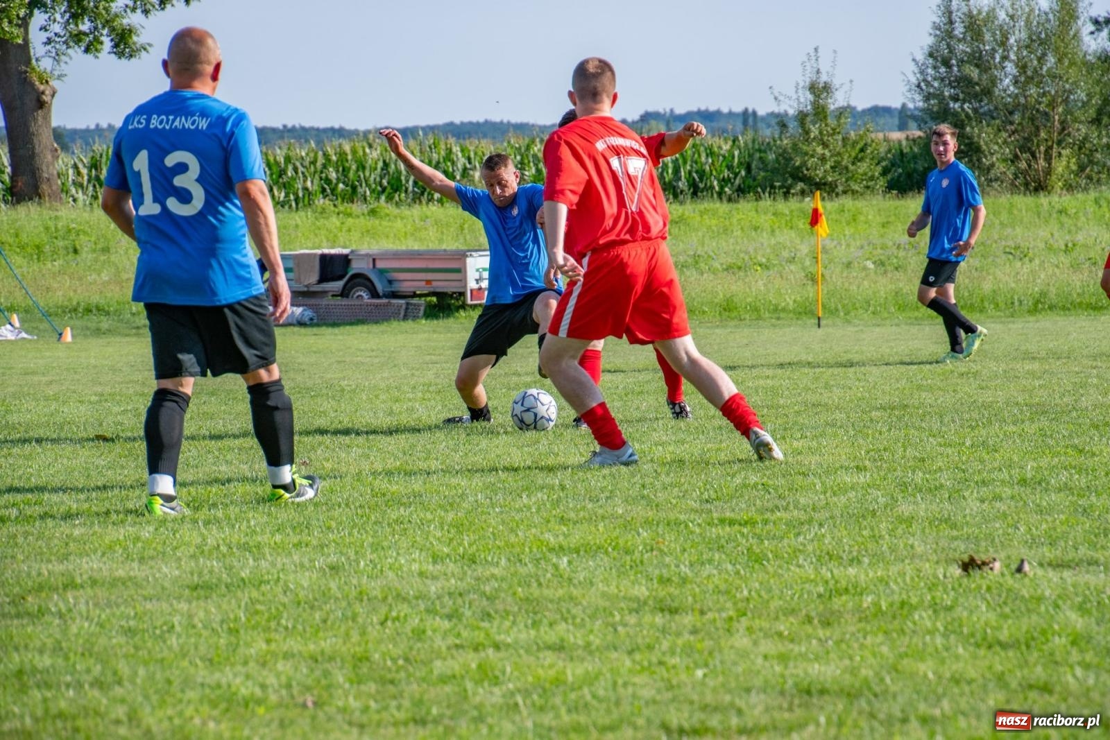 Zdjęcie w galerii na portalu naszraciborz.pl: Piłkarskie pokoleniowe boje w Bojanowie [FOTO i WIDEO] wiadomości z regionu