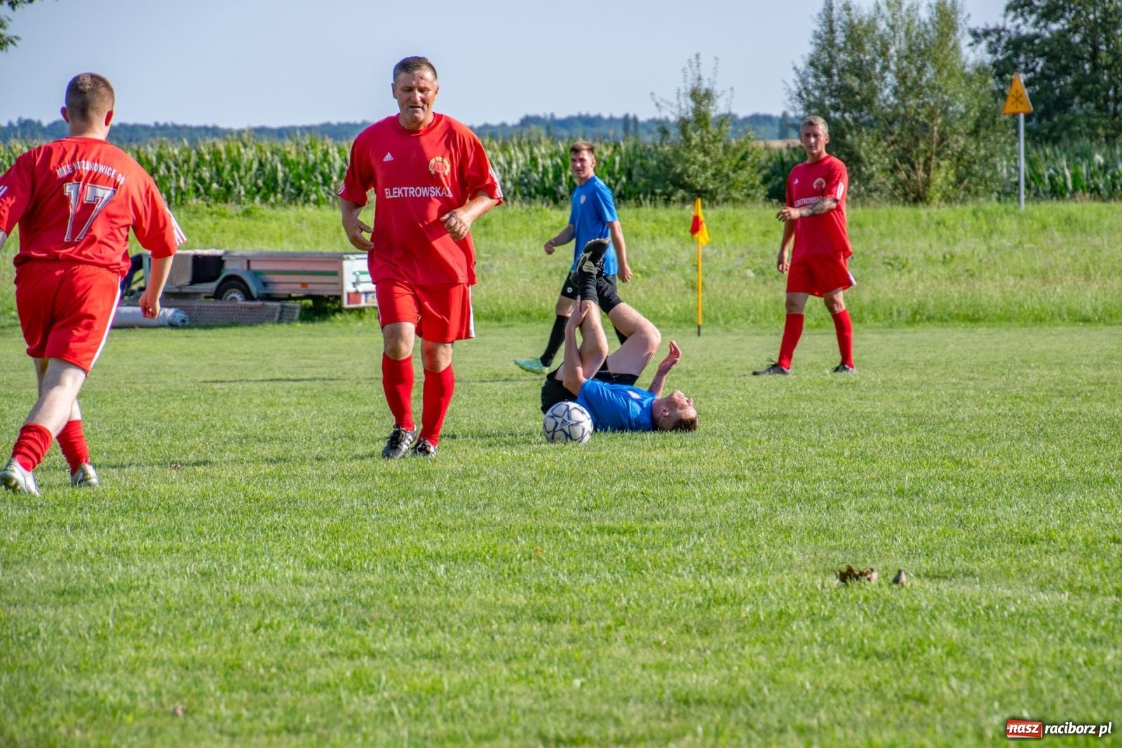 Zdjęcie w galerii na portalu naszraciborz.pl: Piłkarskie pokoleniowe boje w Bojanowie [FOTO i WIDEO] wiadomości z regionu
